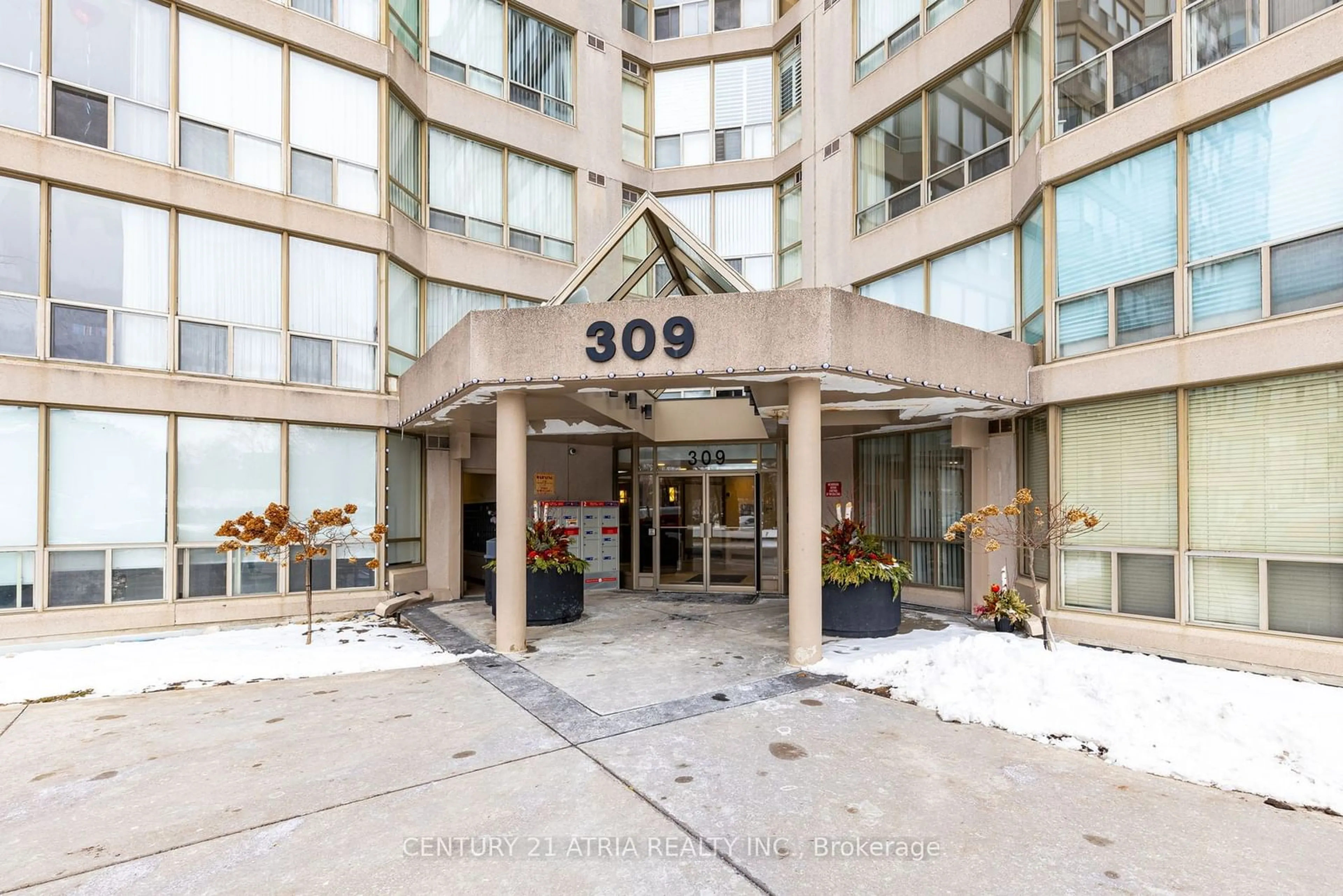 Indoor foyer for 309 Major Mackenzie Dr #1011, Richmond Hill Ontario L4C 9V5