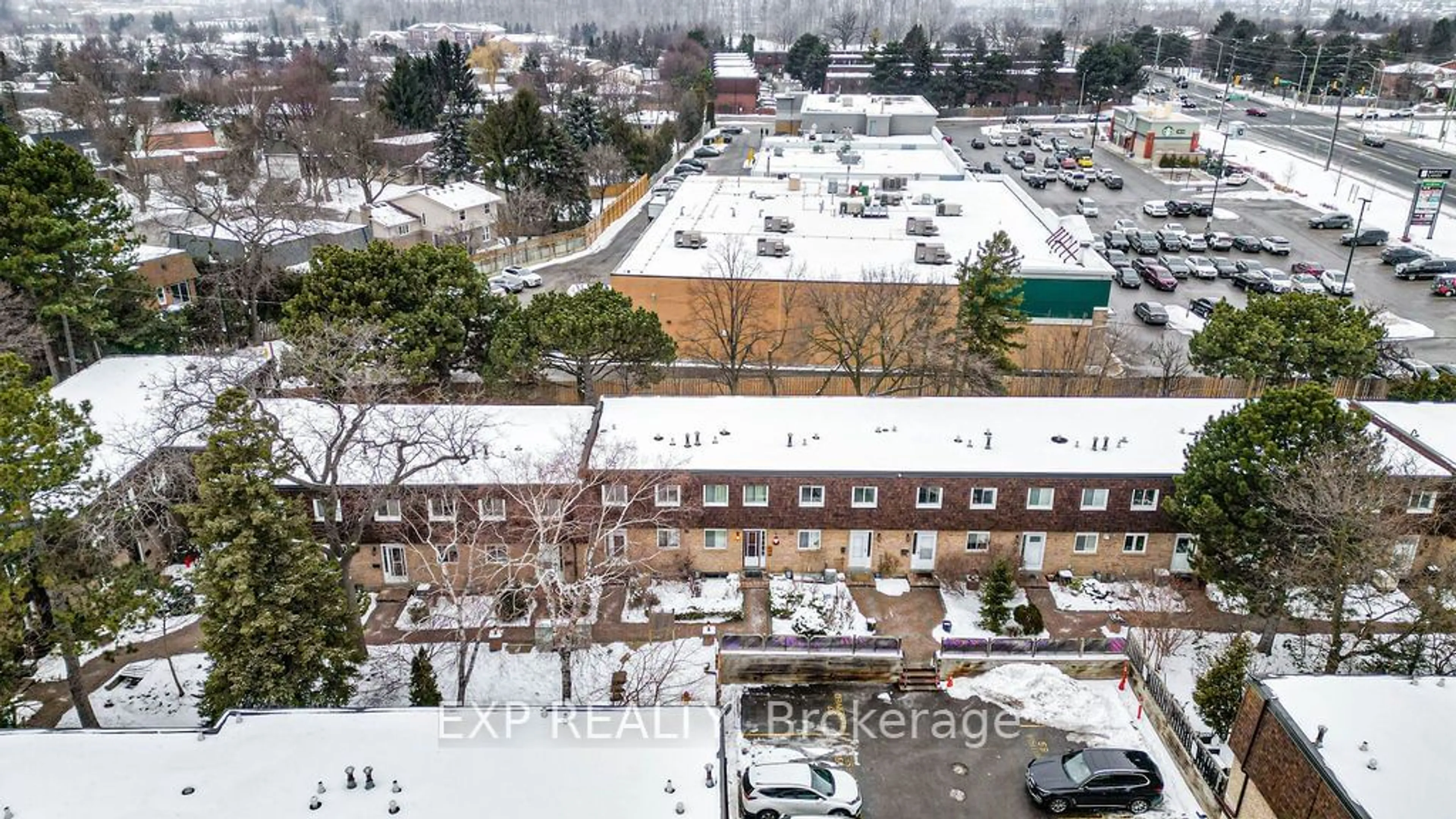 A pic from outside/outdoor area/front of a property/back of a property/a pic from drone, city buildings view from balcony for 17 The Carriage Way #17, Markham Ontario L3T 4V1