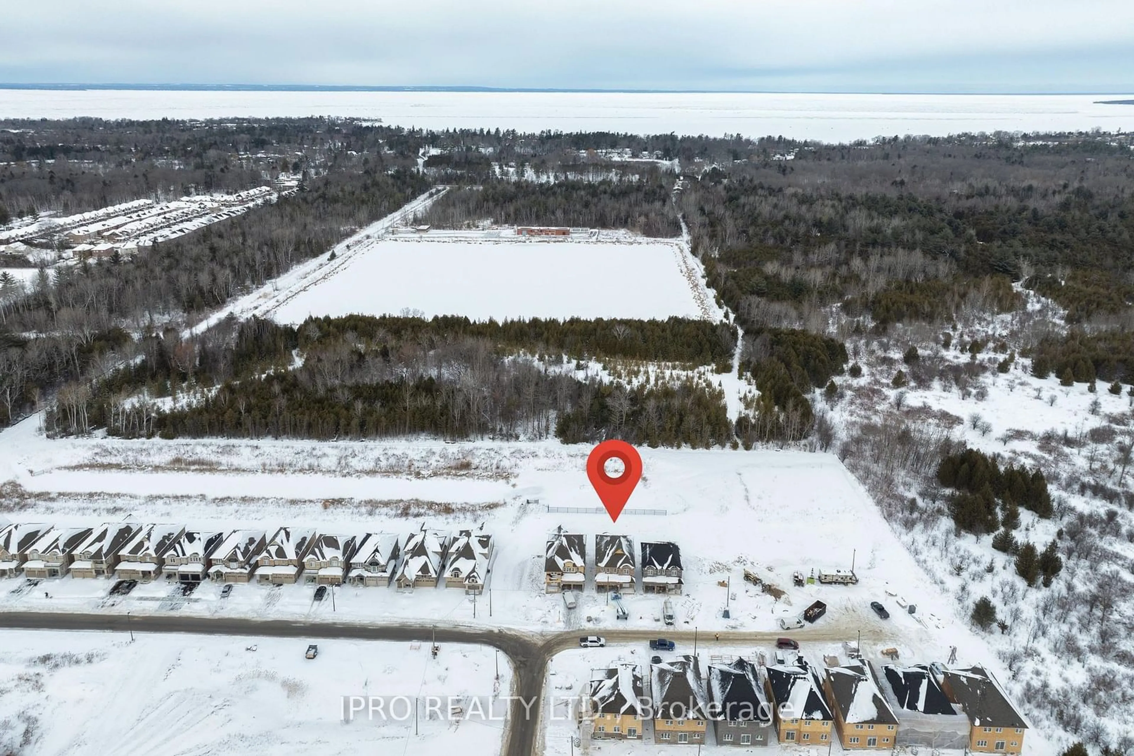 A pic from outside/outdoor area/front of a property/back of a property/a pic from drone, unknown for 166 Hawkins St, Georgina Ontario L0E 1R0