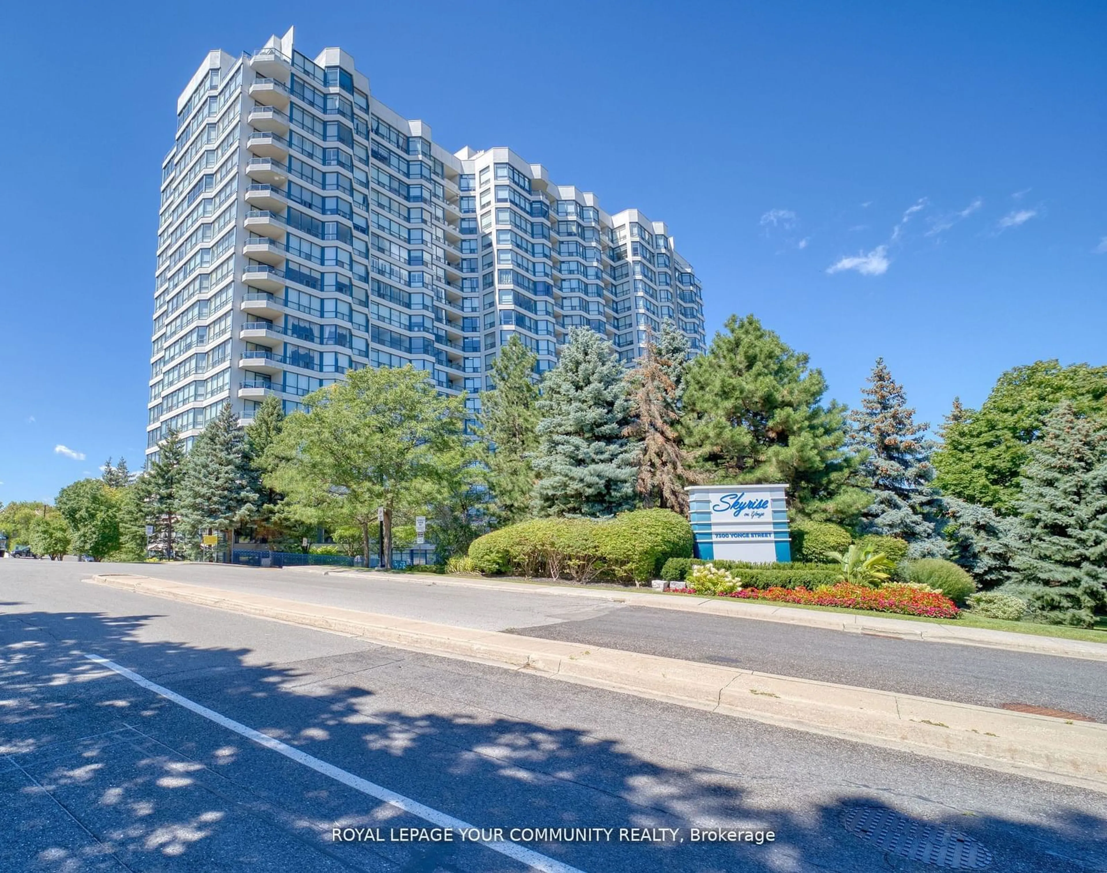 A pic from outside/outdoor area/front of a property/back of a property/a pic from drone, unknown for 7300 Yonge St #1608, Vaughan Ontario L4J 7Y5