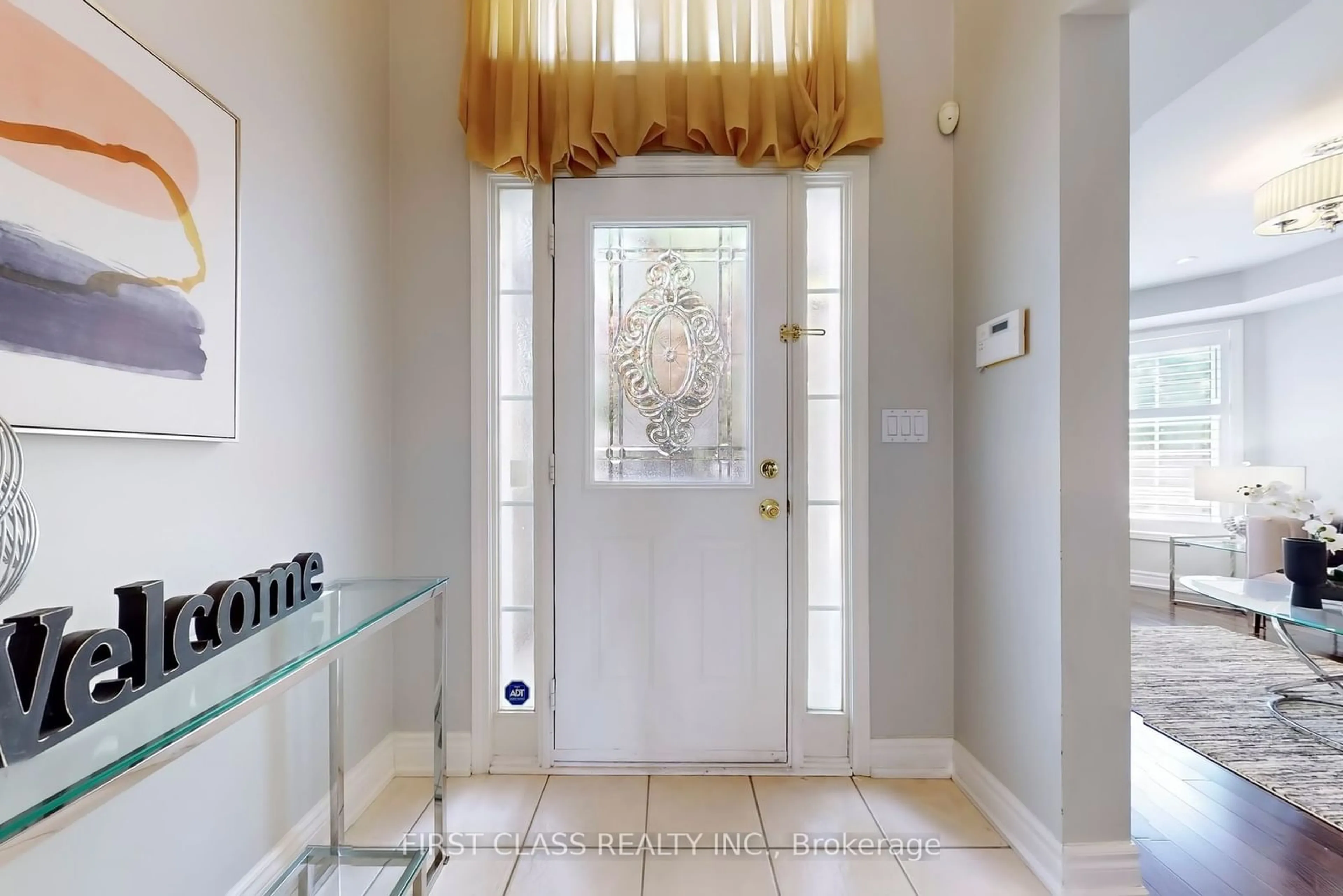 Indoor entryway for 12 Abbotsbury Lane, Markham Ontario L6C 2N2