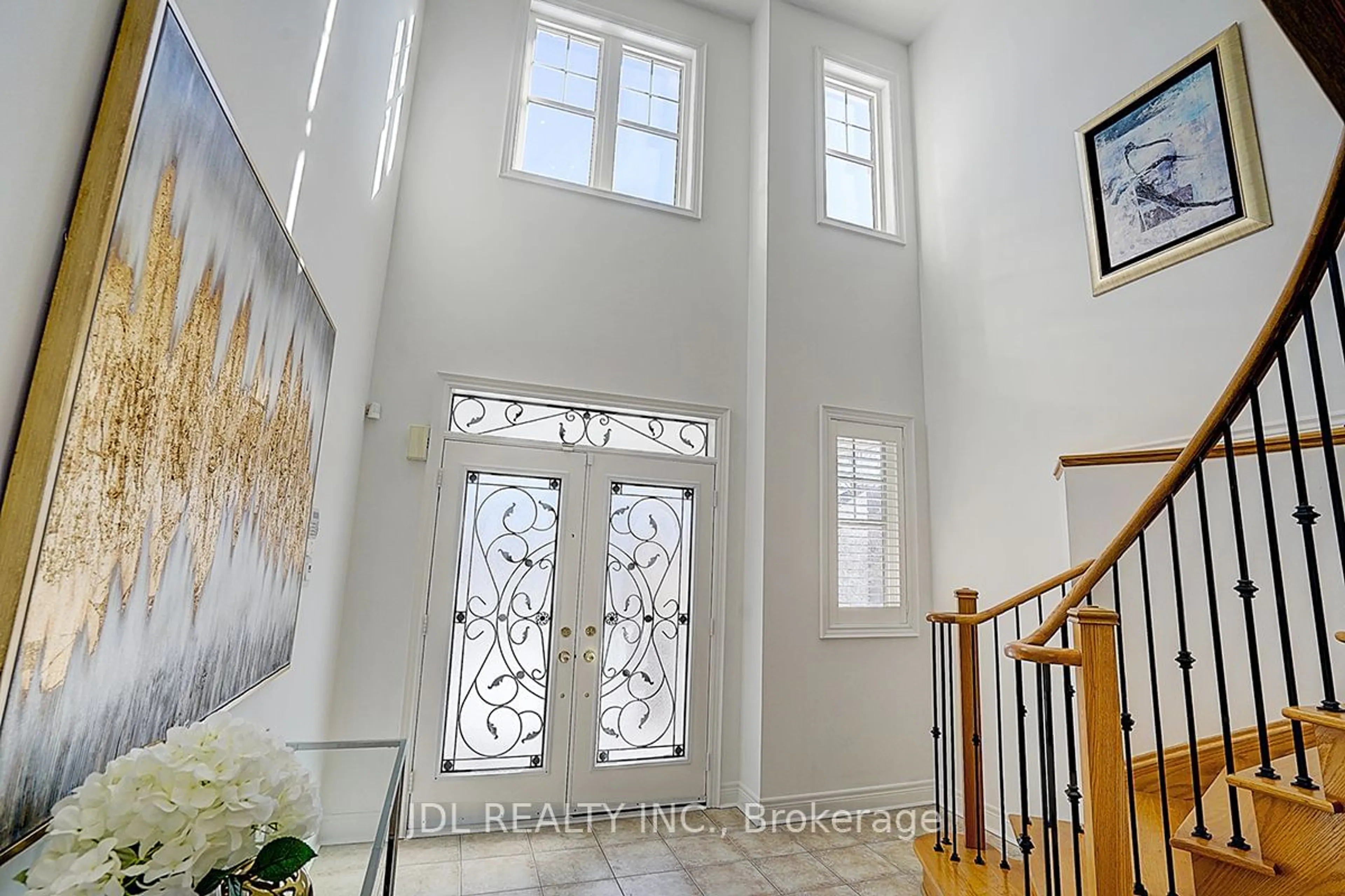 Indoor entryway for 92 Princess Diana Dr, Markham Ontario L6C 0H2