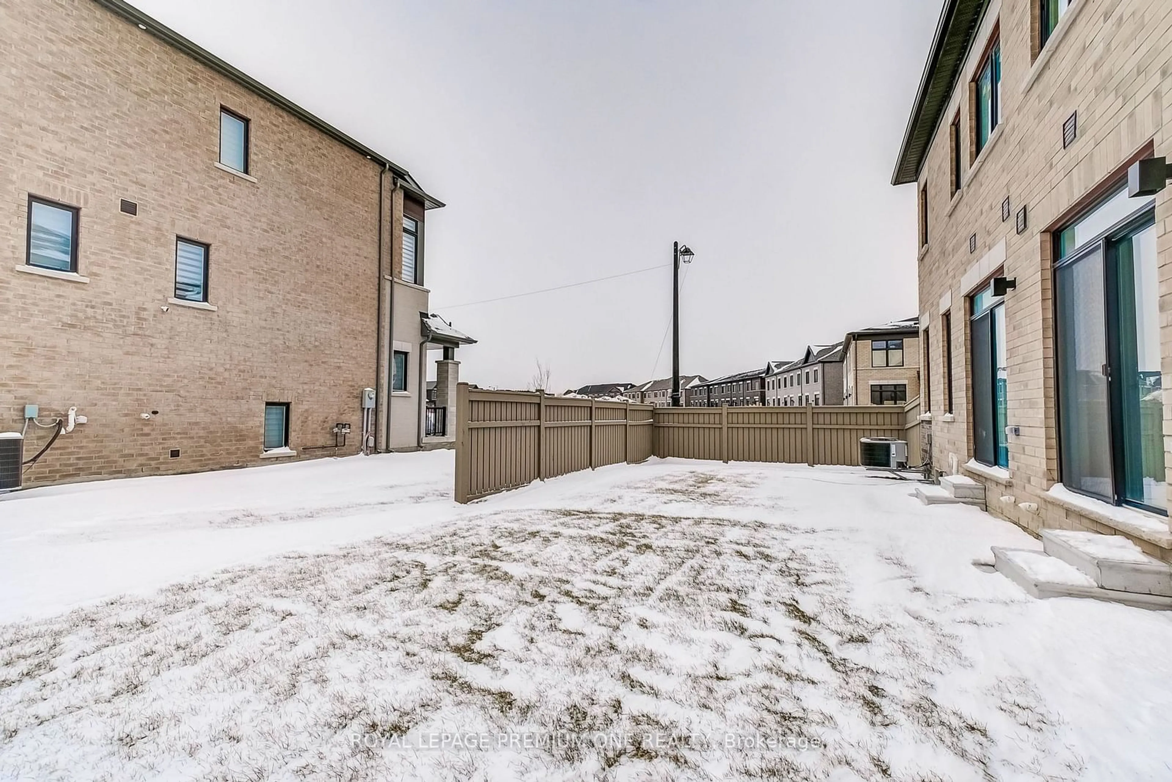 Patio, street for 166 Hartington St, Vaughan Ontario L4H 5J5