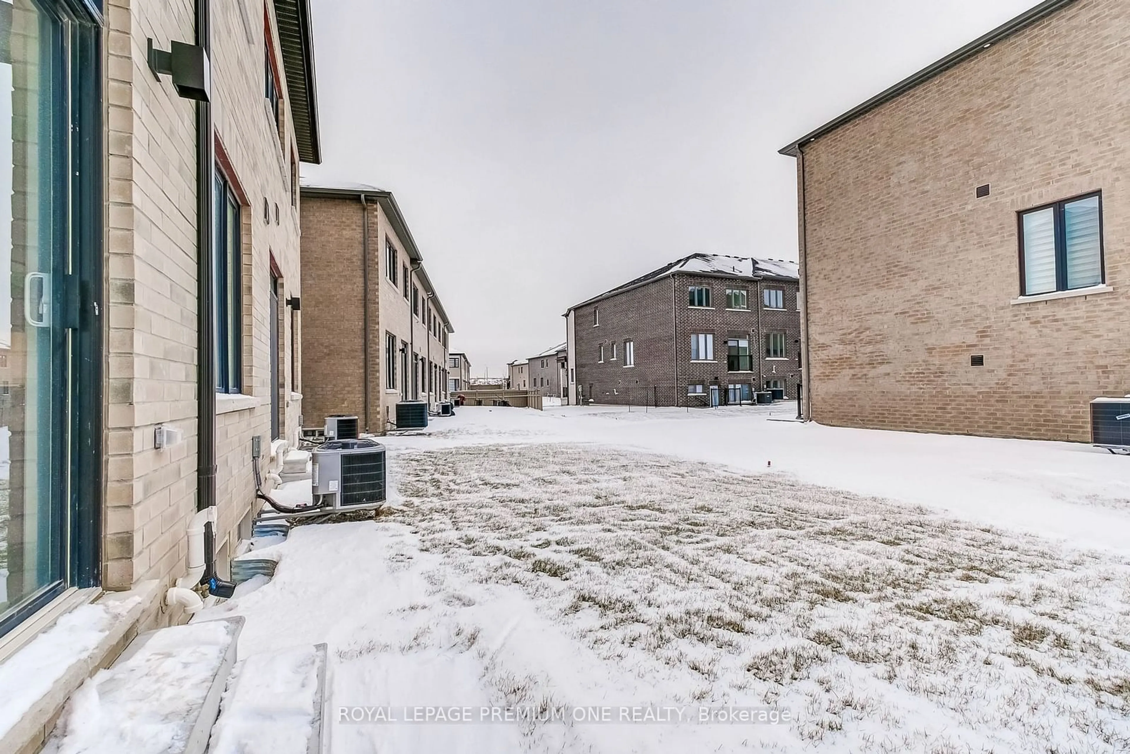 Patio, street for 166 Hartington St, Vaughan Ontario L4H 5J5