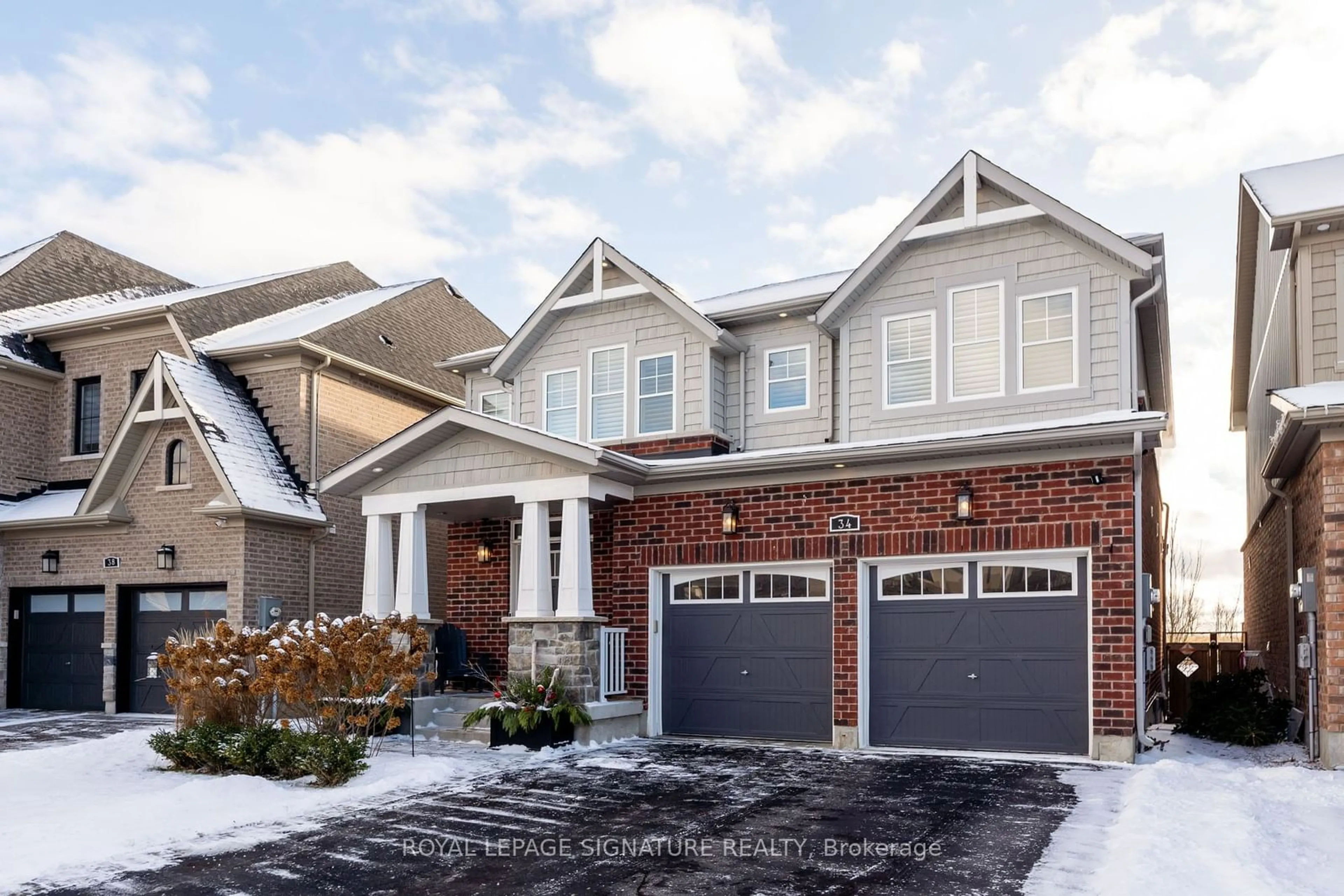 Home with brick exterior material, street for 34 Leaden Hall Dr, East Gwillimbury Ontario L9N 0R5