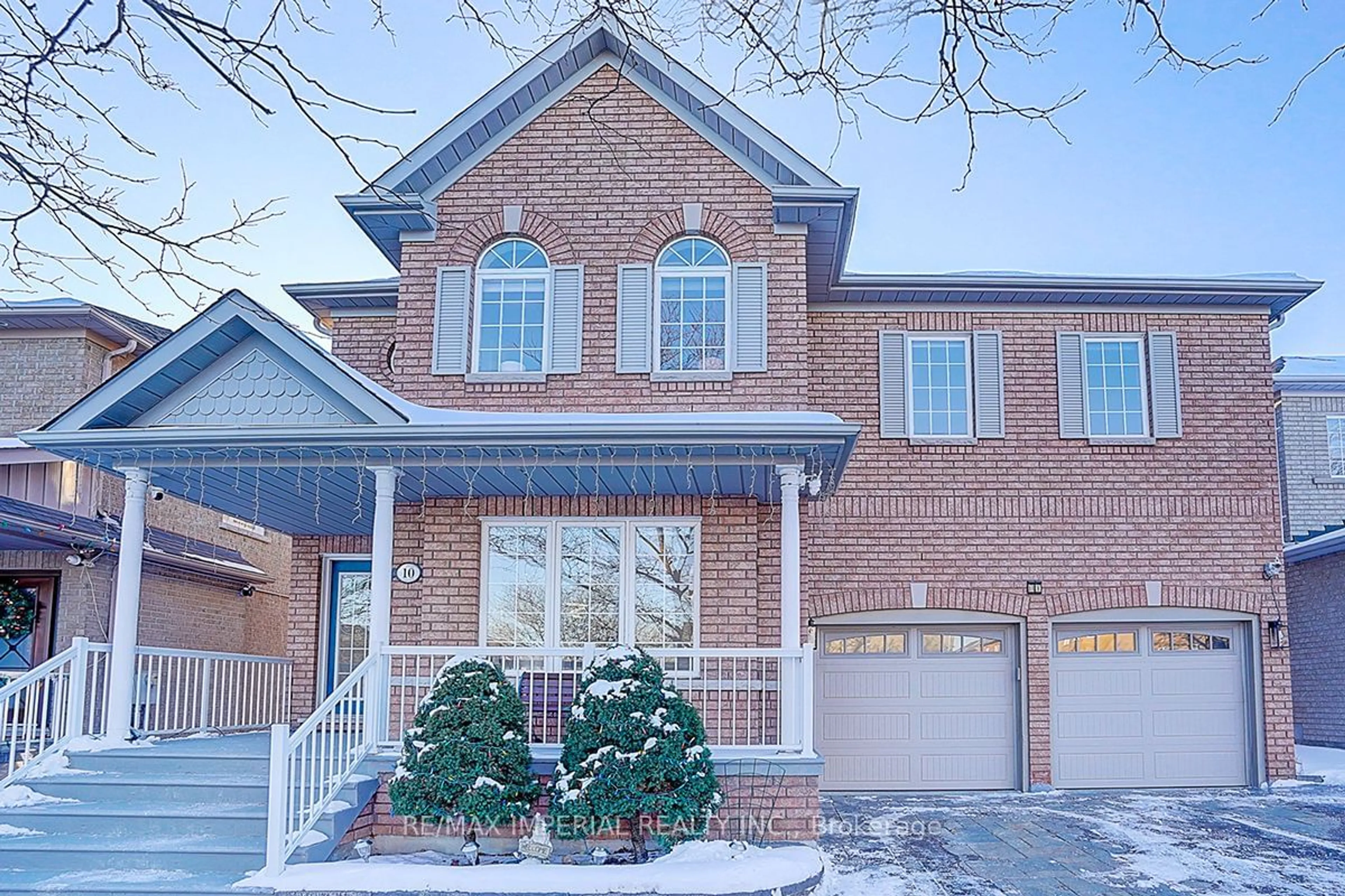 Home with brick exterior material, street for 10 Palisade Cres, Richmond Hill Ontario L4S 2J1