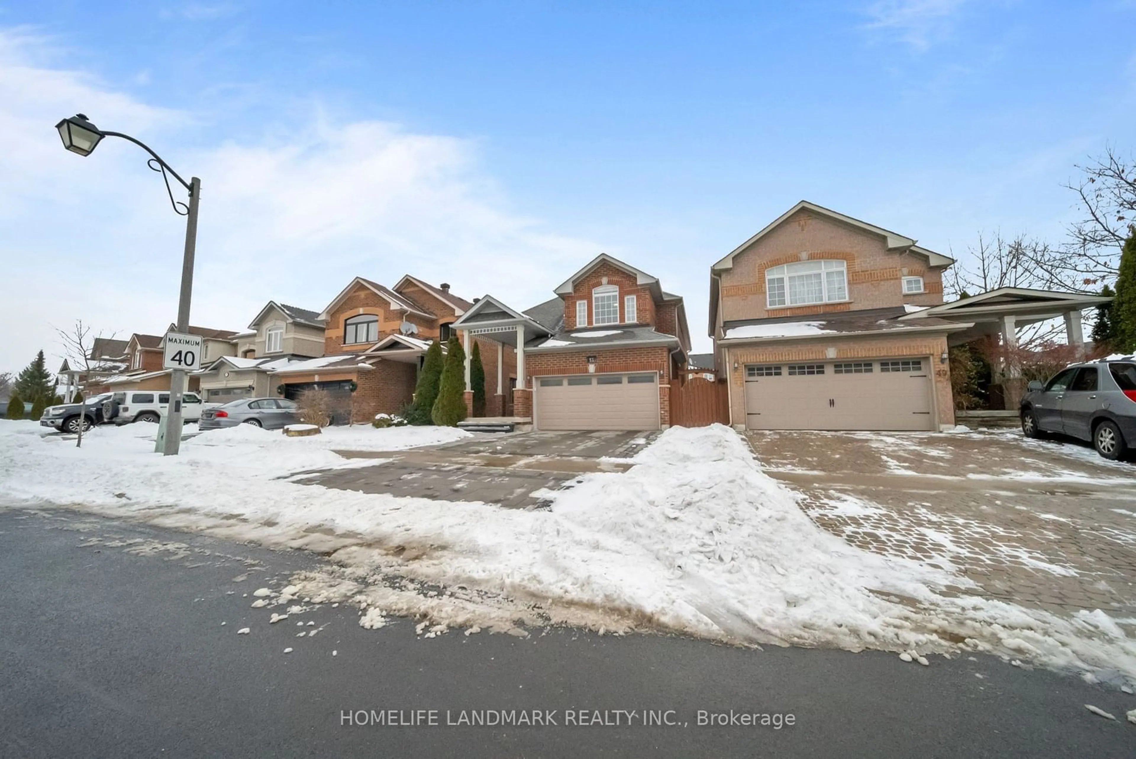 A pic from outside/outdoor area/front of a property/back of a property/a pic from drone, street for 51 White Cedar Dr, Markham Ontario L3S 4B5