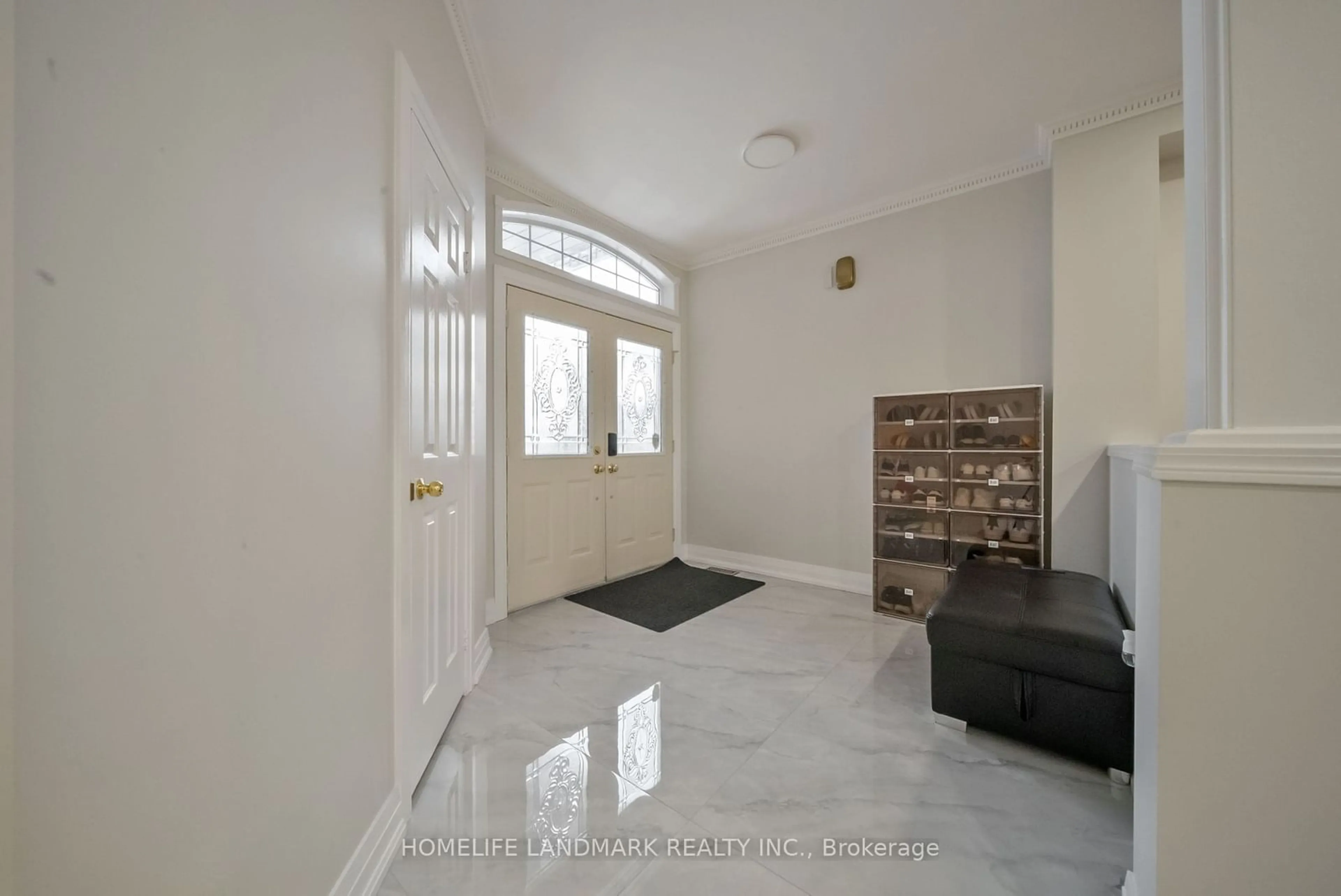 Indoor entryway for 51 White Cedar Dr, Markham Ontario L3S 4B5