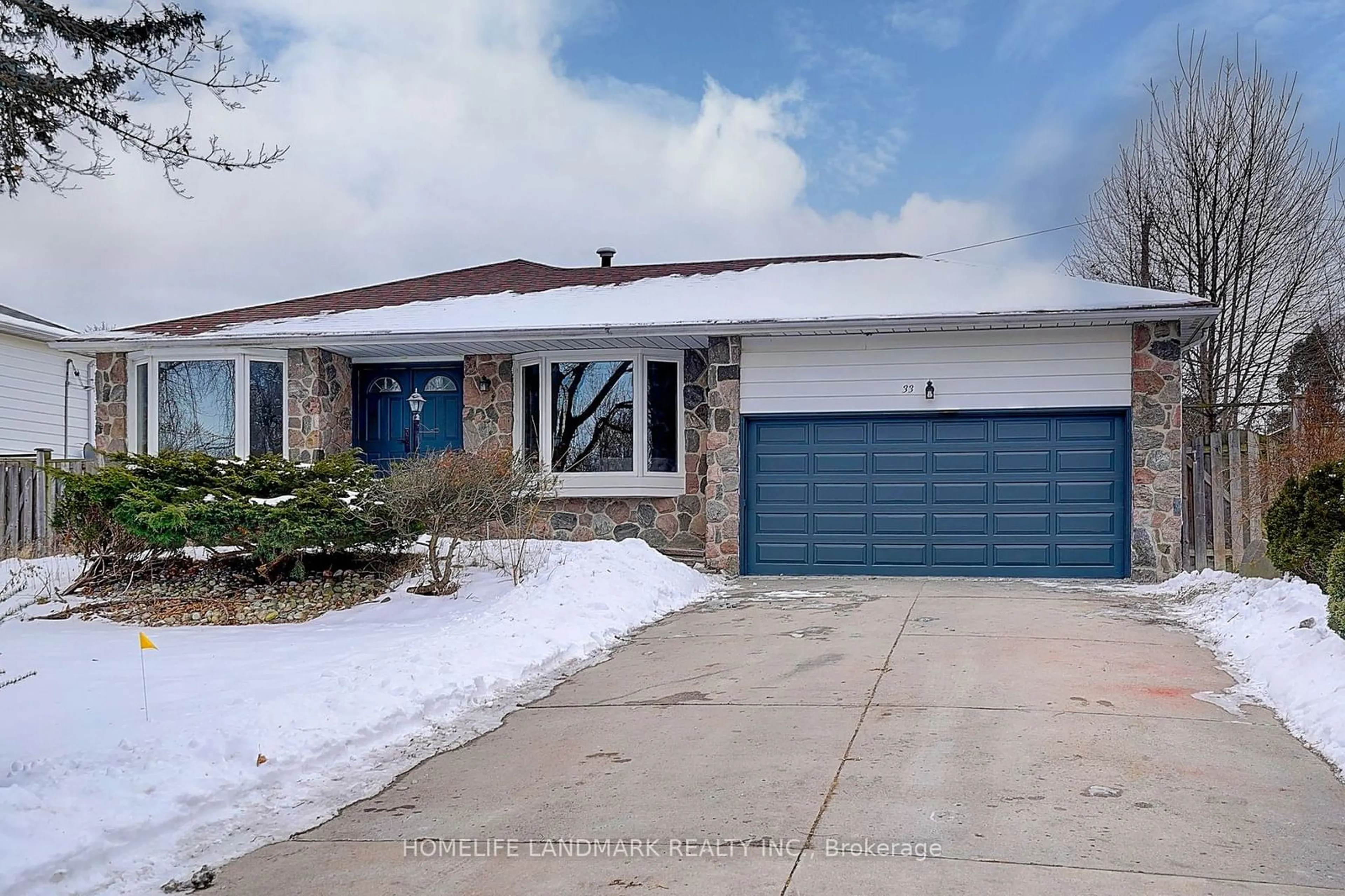 Home with brick exterior material, street for 33 Southdale Dr, Markham Ontario L3P 1J6