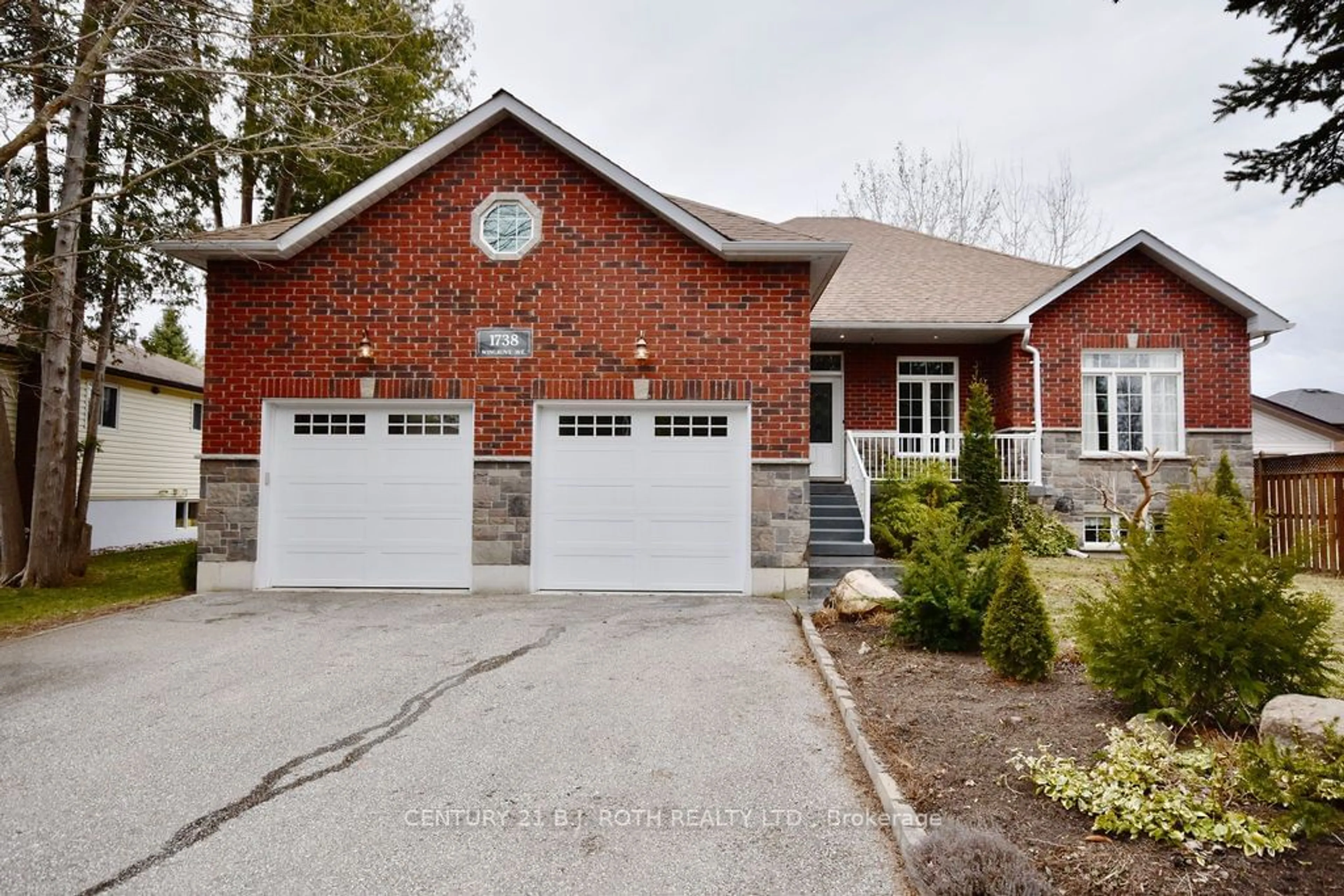 Home with brick exterior material, street for 1738 Wingrove Ave, Innisfil Ontario L9S 1S4