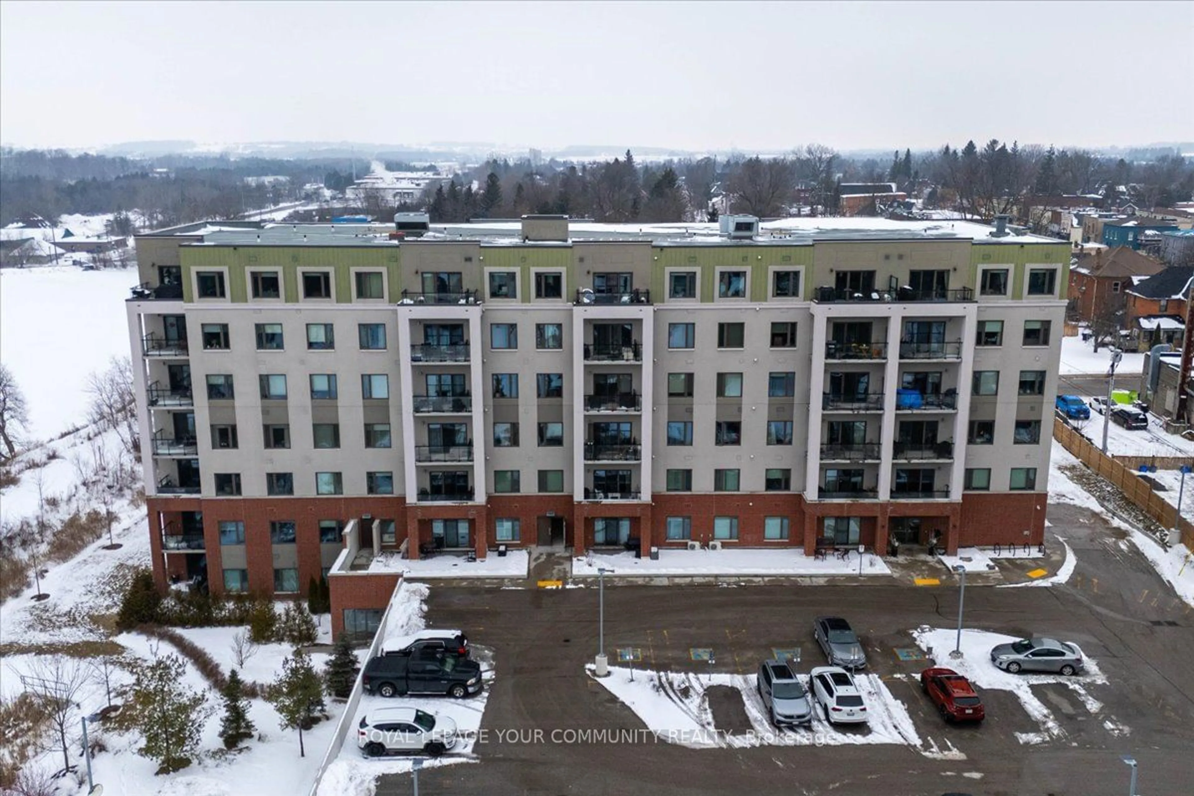 A pic from outside/outdoor area/front of a property/back of a property/a pic from drone, building for 64 Queen St #G1, New Tecumseth Ontario L0G 1W0