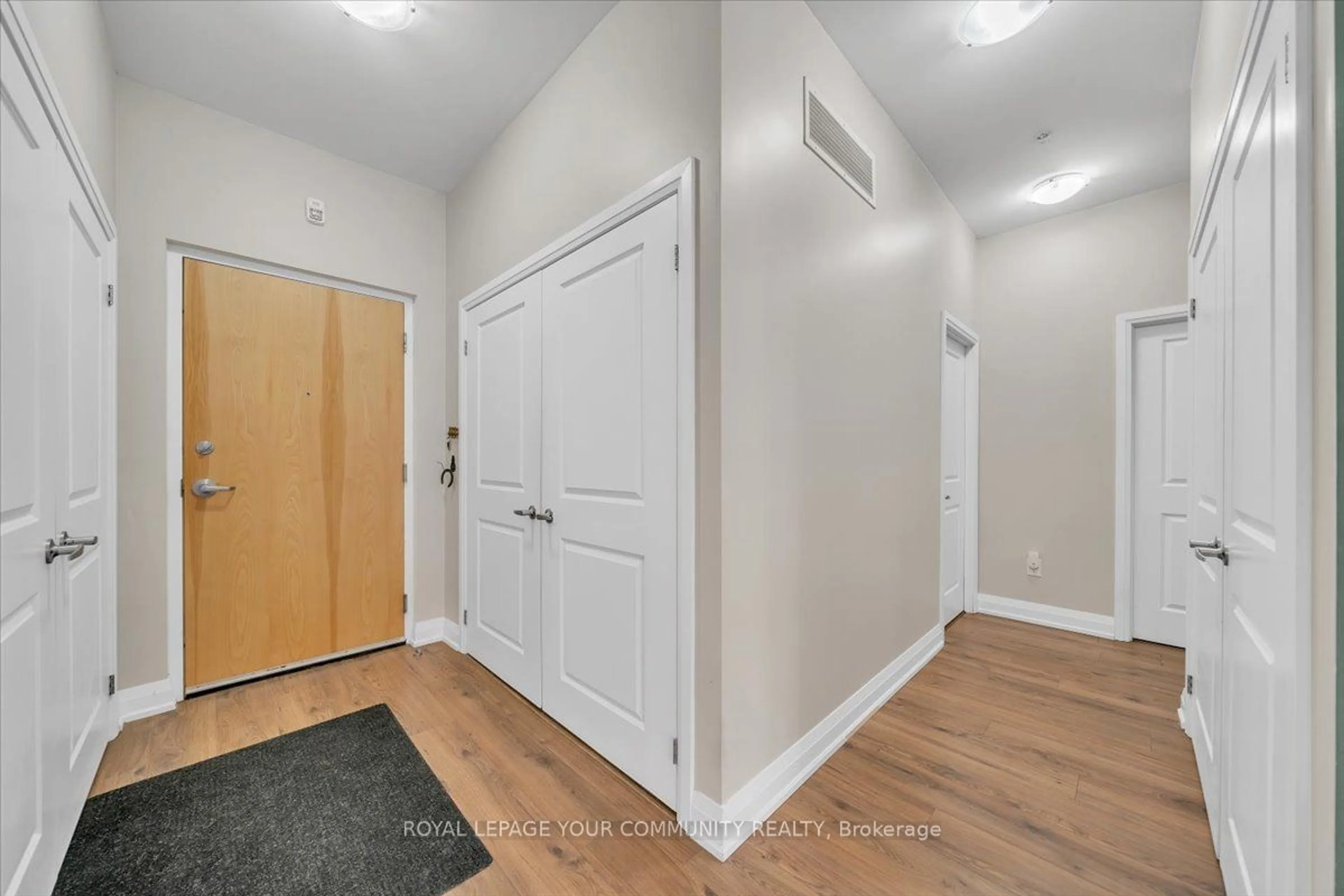 Indoor entryway for 64 Queen St #G1, New Tecumseth Ontario L0G 1W0