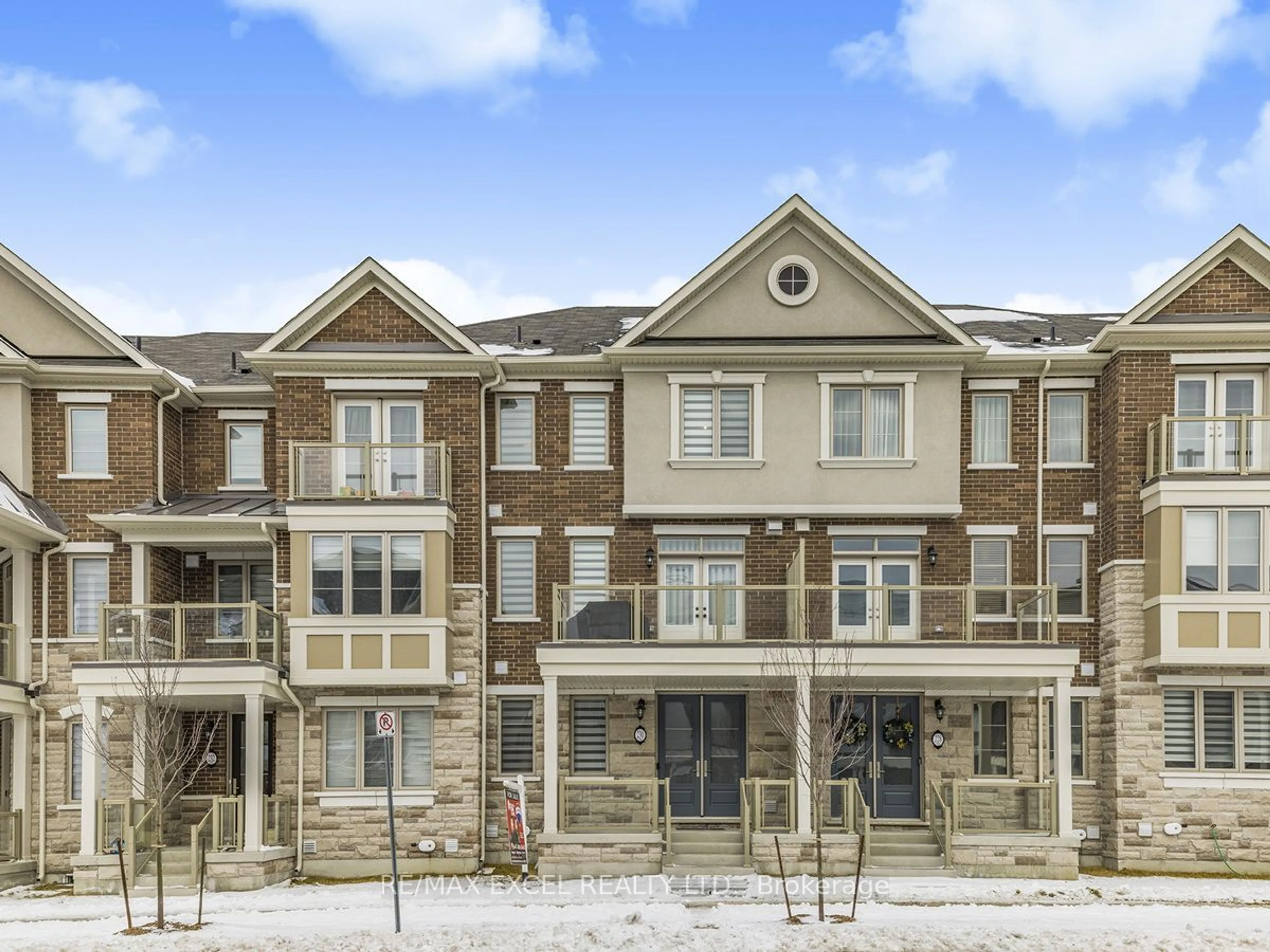 A pic from outside/outdoor area/front of a property/back of a property/a pic from drone, unknown for 230 Rustle Woods Ave, Markham Ontario L6B 1R3