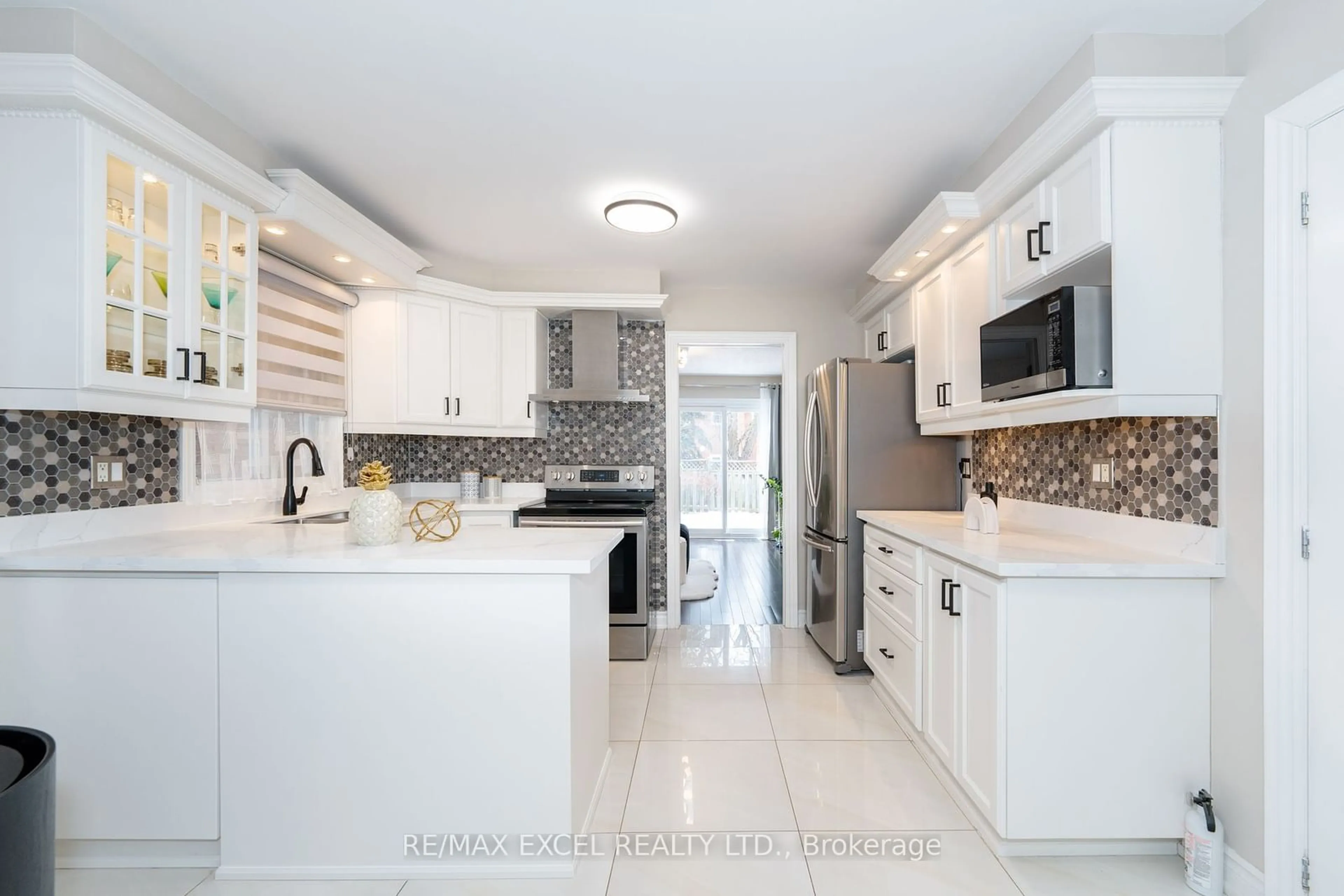 Contemporary kitchen, ceramic/tile floor for 72 Croteau Cres, Vaughan Ontario L4J 5S6