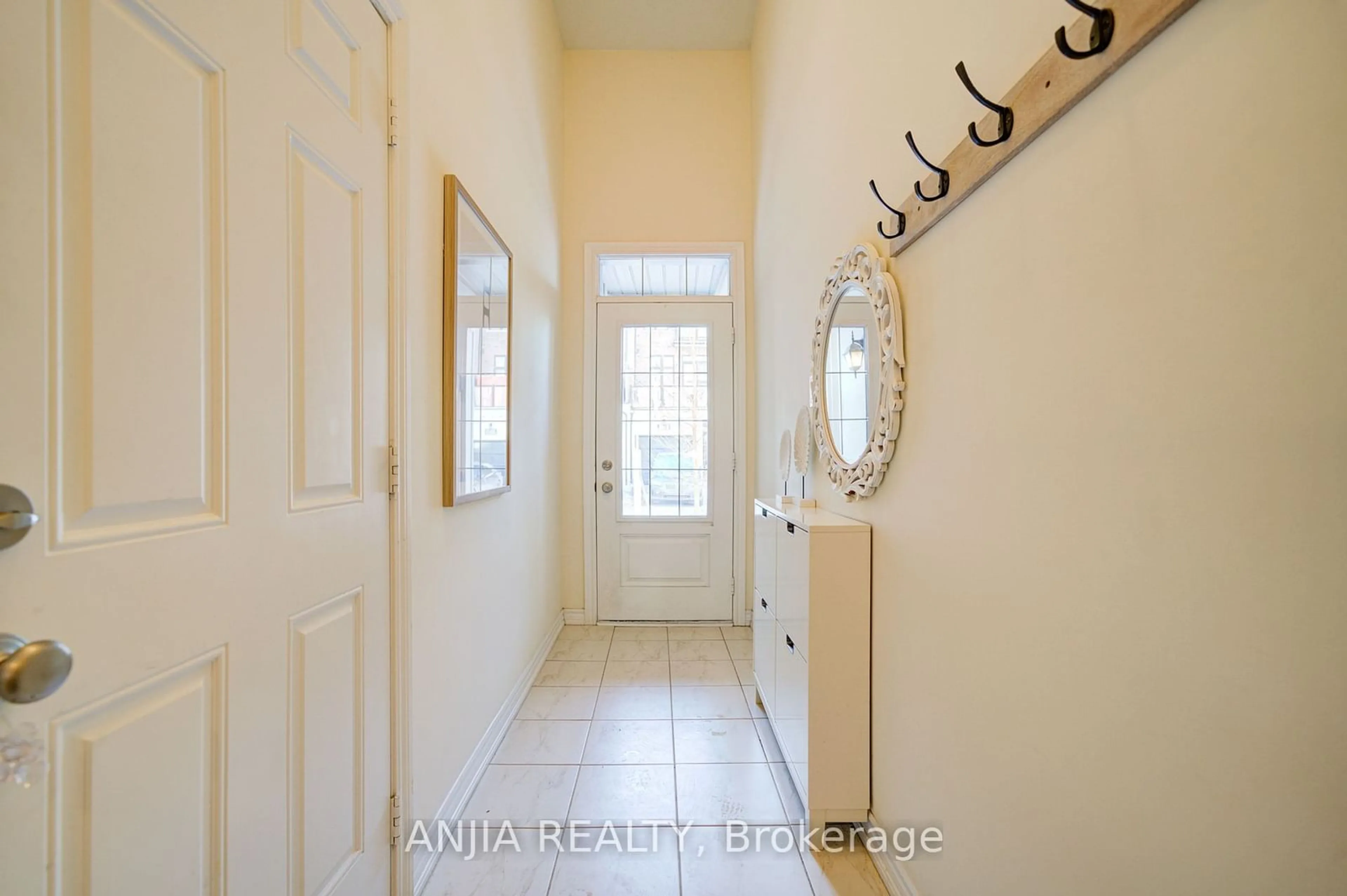 Indoor entryway for 14 Hyderabad Lane, Markham Ontario L6E 0T8