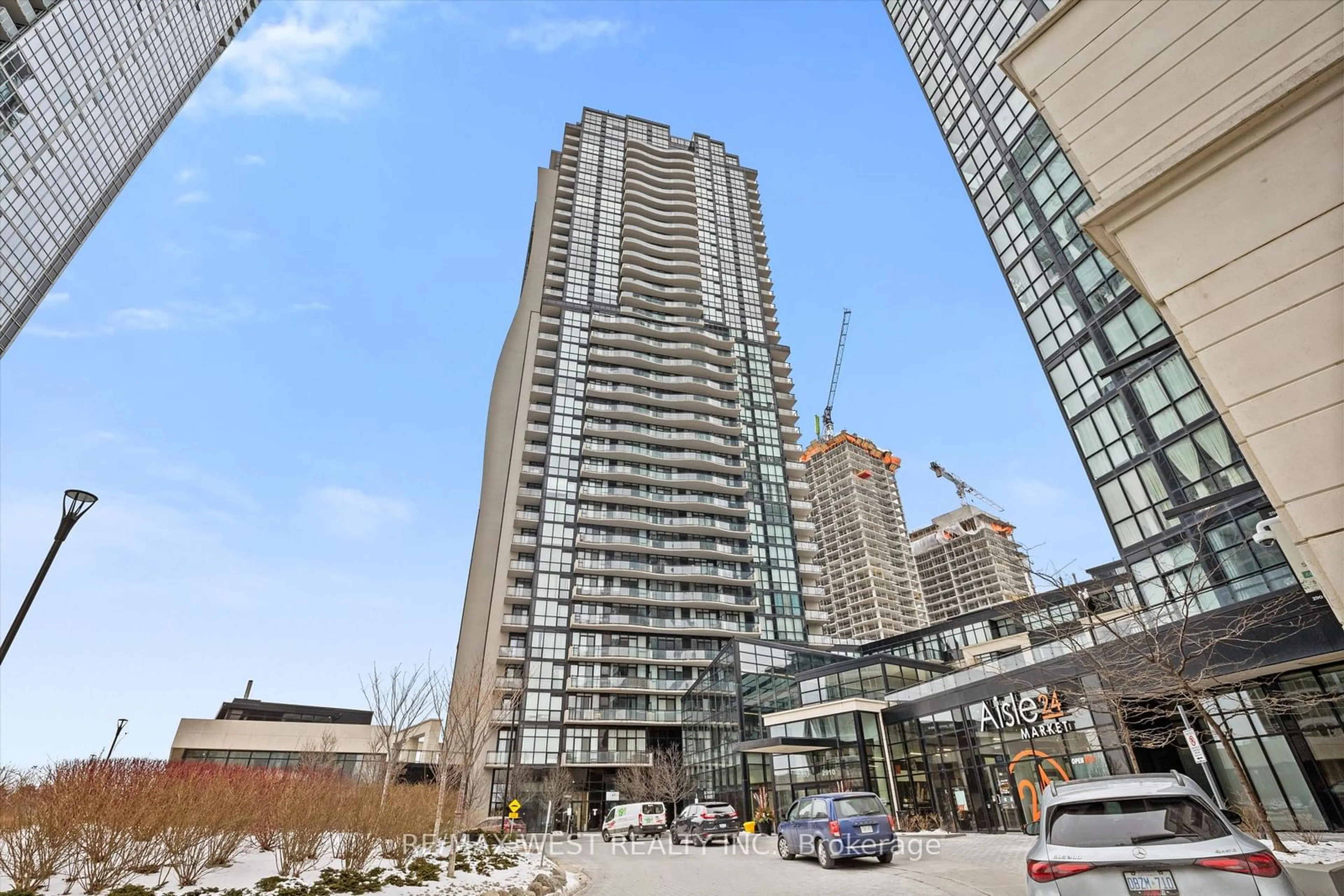 Patio, city buildings view from balcony for 2900 Hwy 7 #201, Vaughan Ontario L4K 0G3