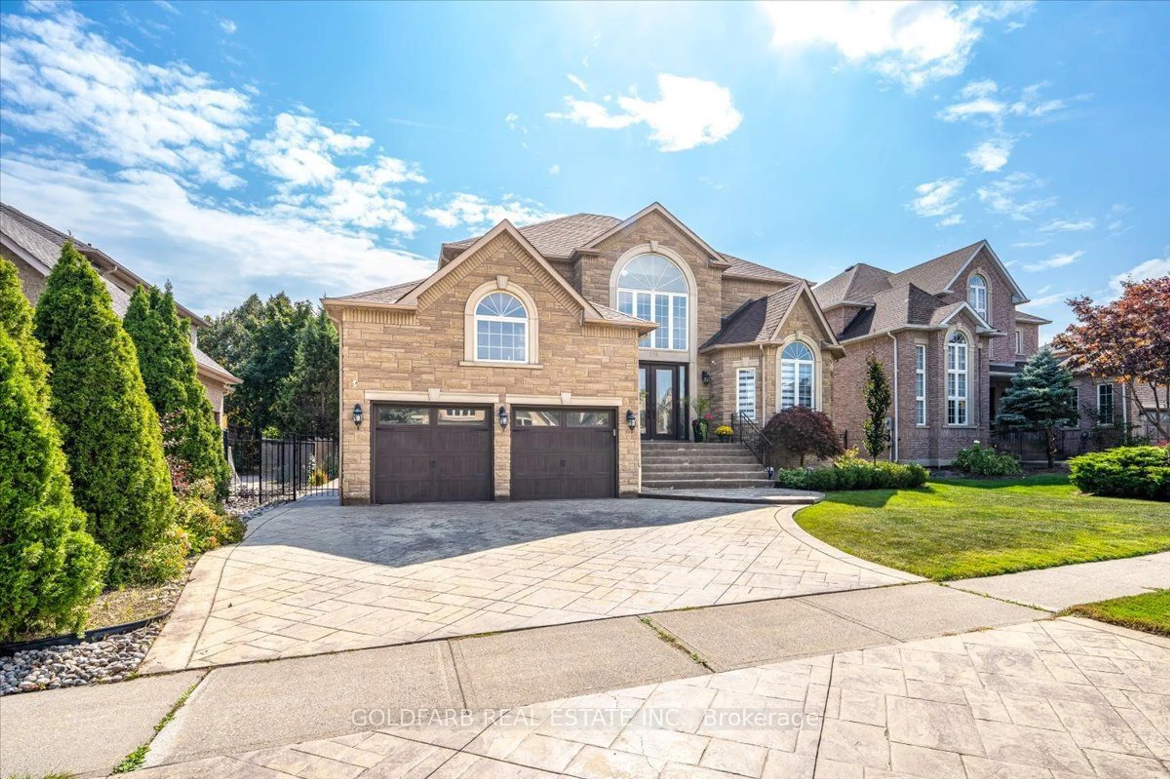 Home with brick exterior material, street for 215 Thomson Creek Blvd, Vaughan Ontario L4H 1H1