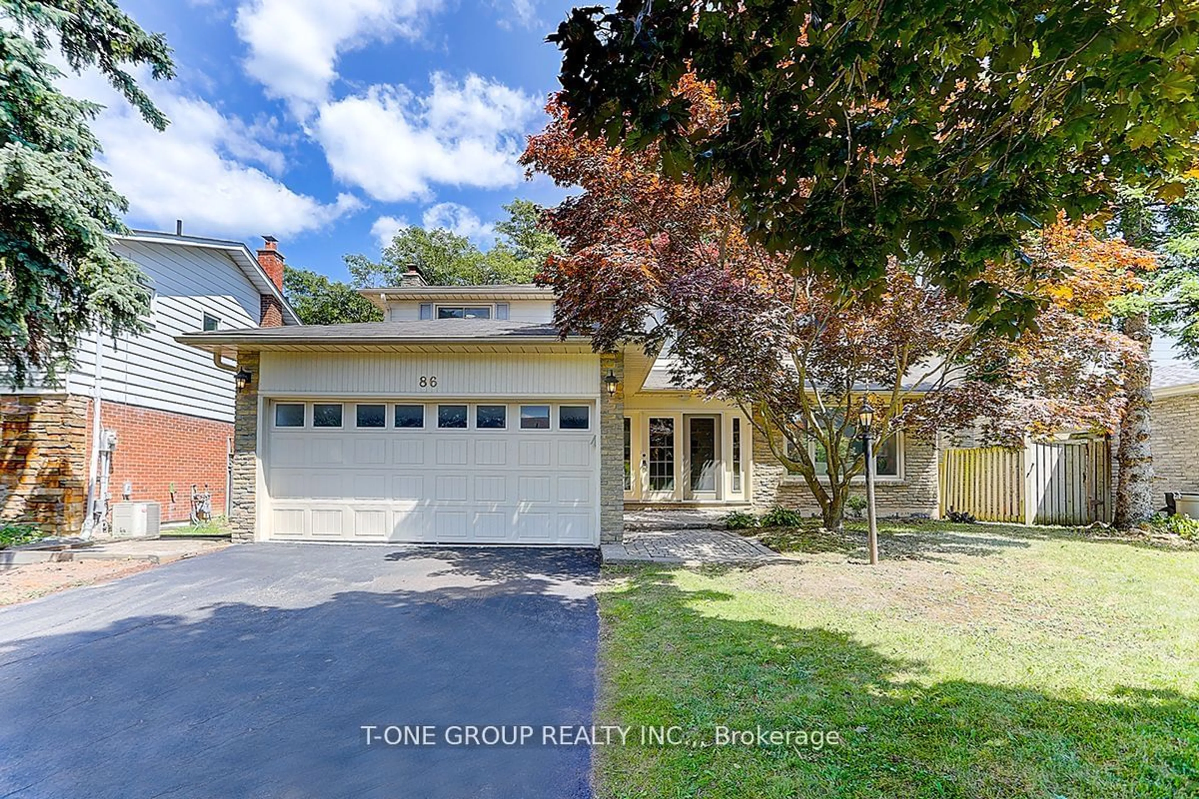 A pic from outside/outdoor area/front of a property/back of a property/a pic from drone, street for 86 Liebeck Cres, Markham Ontario L3R 1Y5