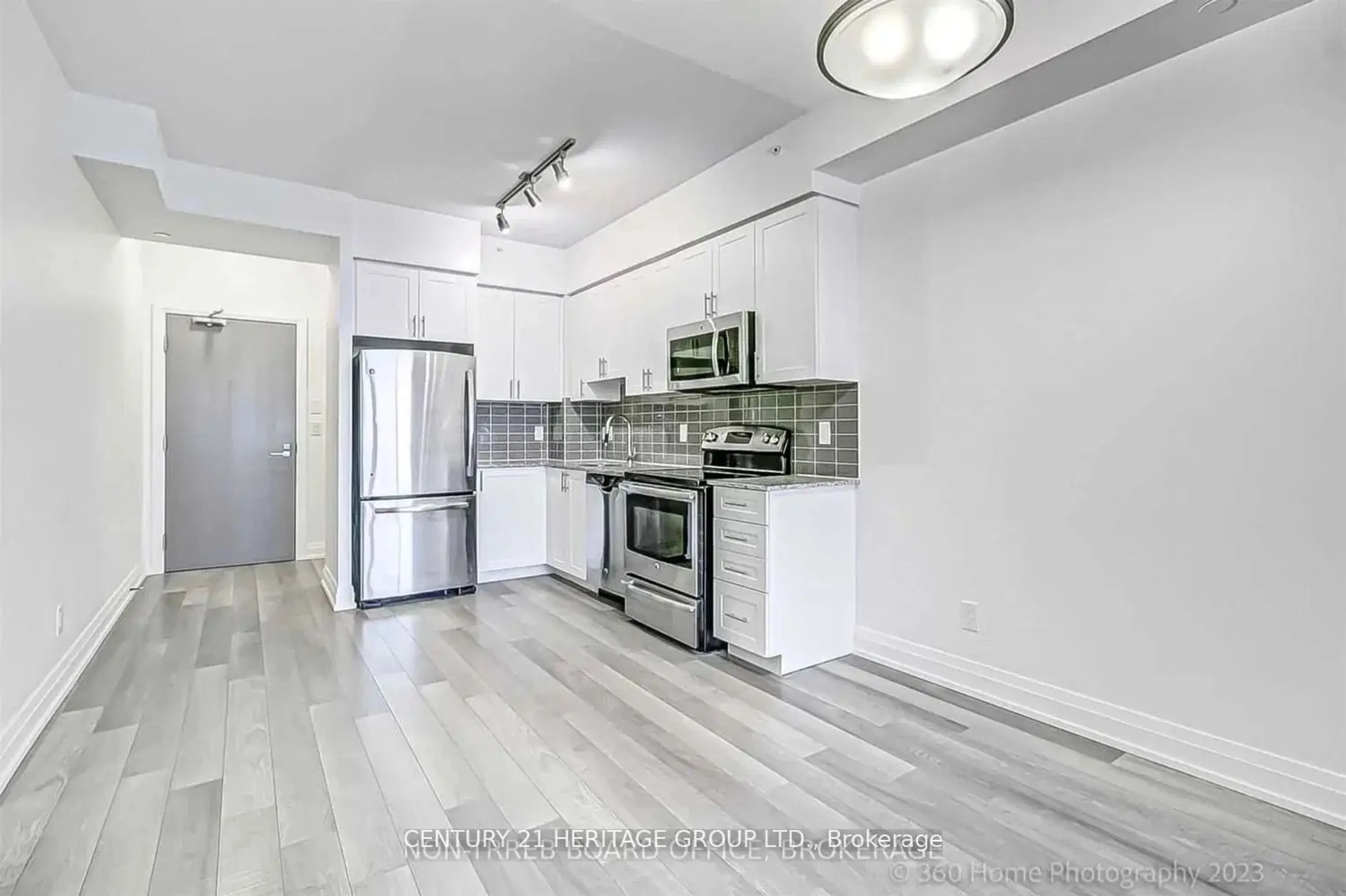 Standard kitchen, unknown for 7165 Yonge St #1711, Markham Ontario L3T 0C9