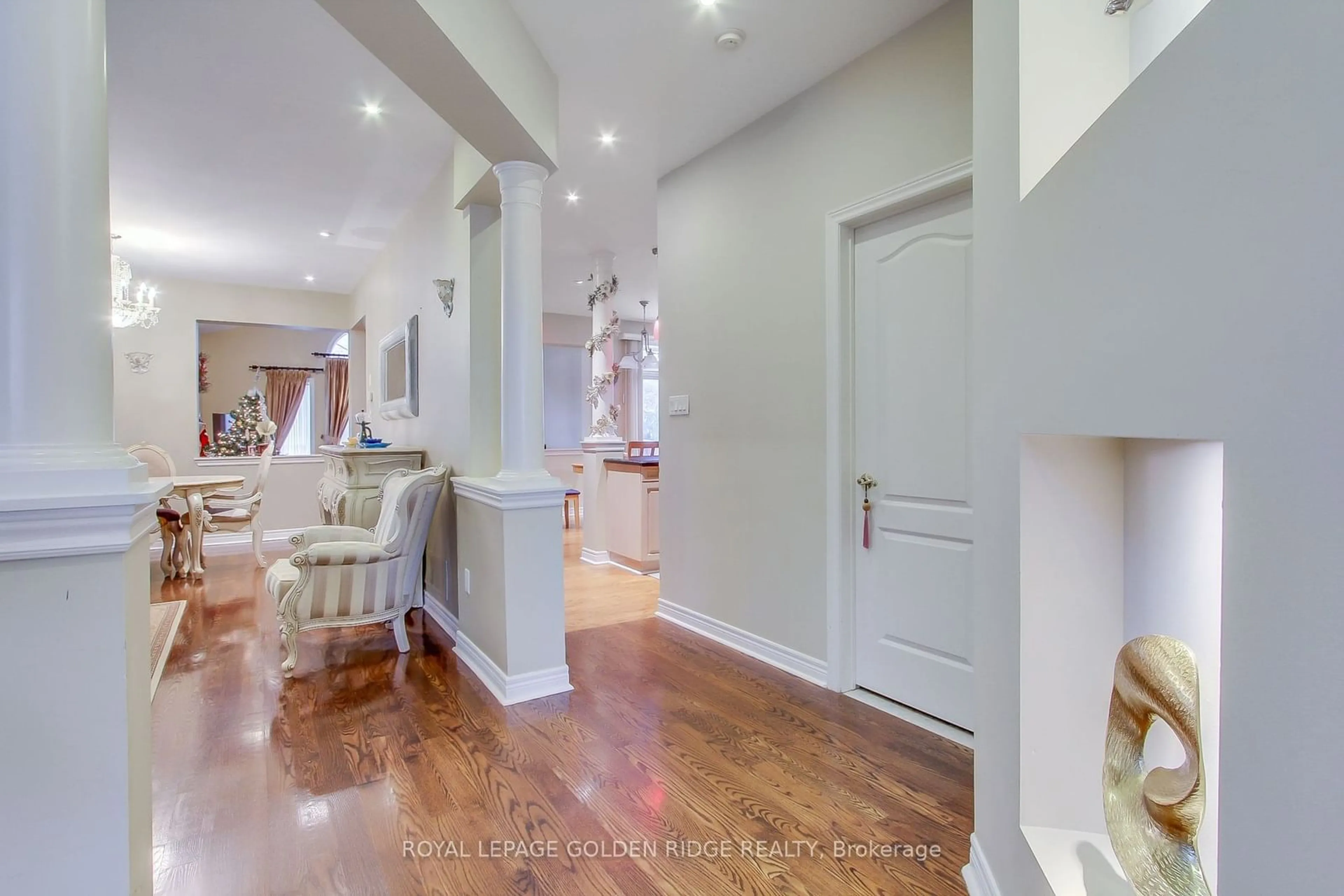 Indoor entryway for 287 Frank Endean Rd, Richmond Hill Ontario L4S 2B9