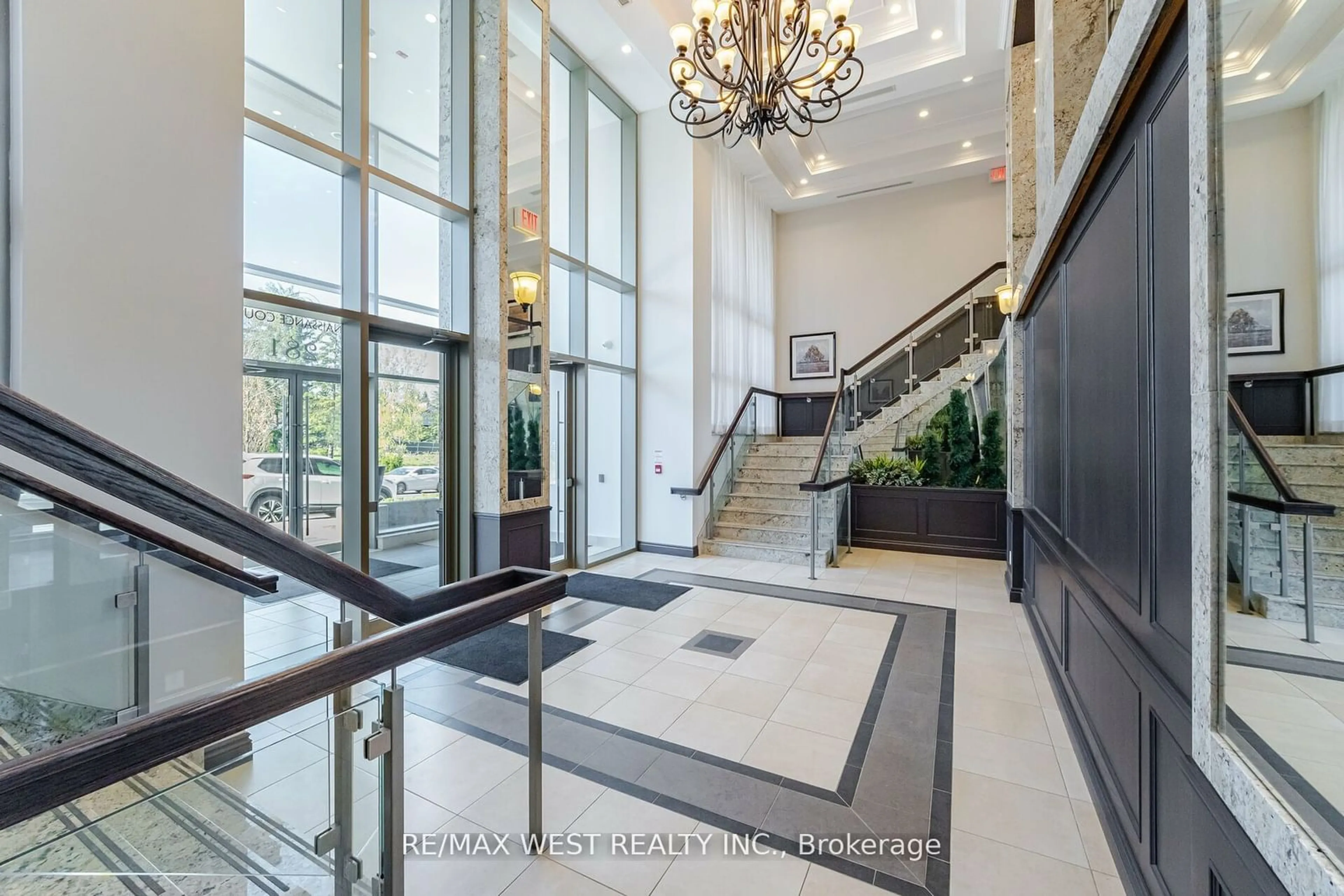 Indoor foyer for 281 Woodbridge Ave #509, Vaughan Ontario L4L 0C6