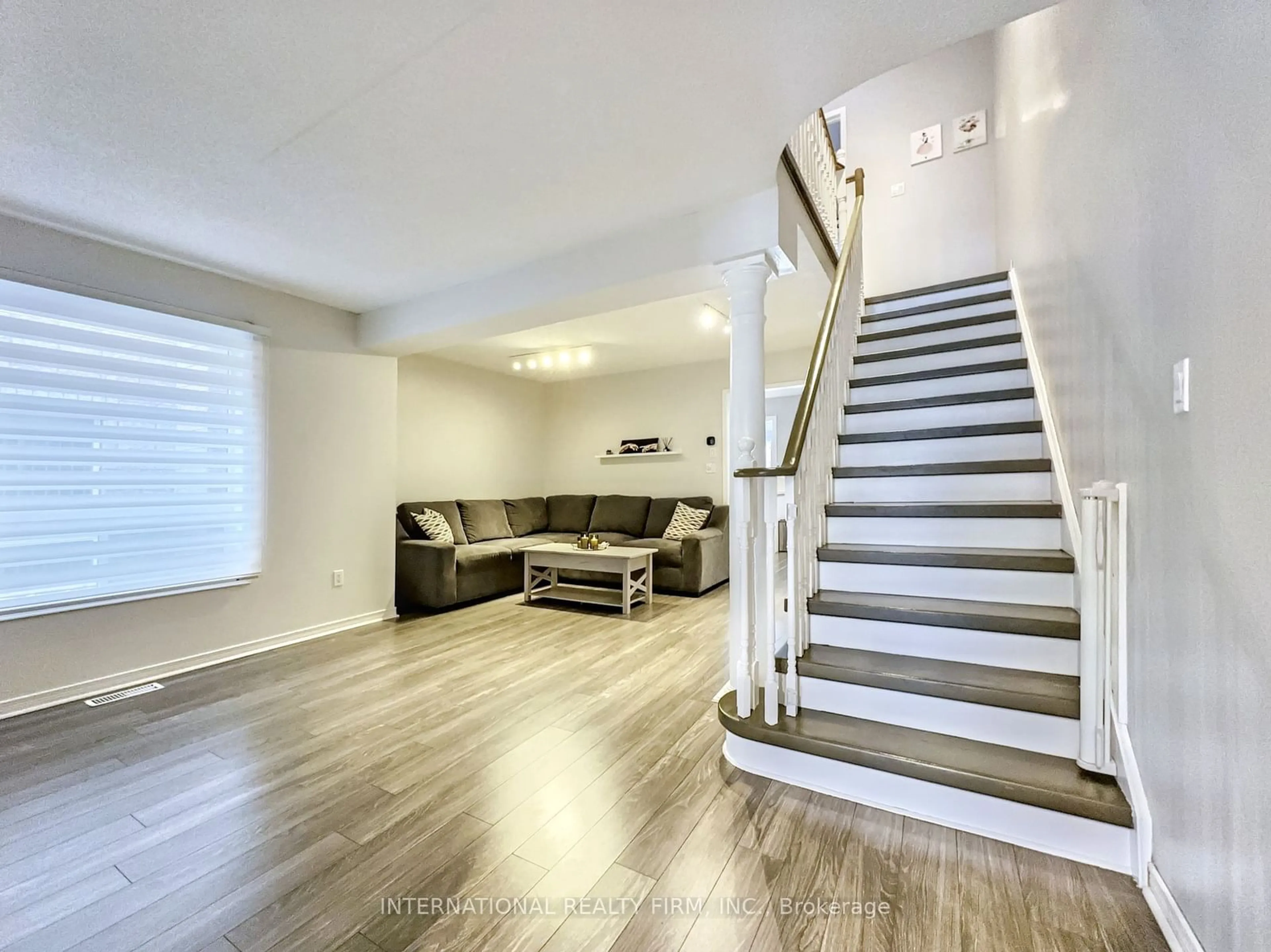 Stairs for 6 Casabel Dr, Vaughan Ontario L6A 3M4