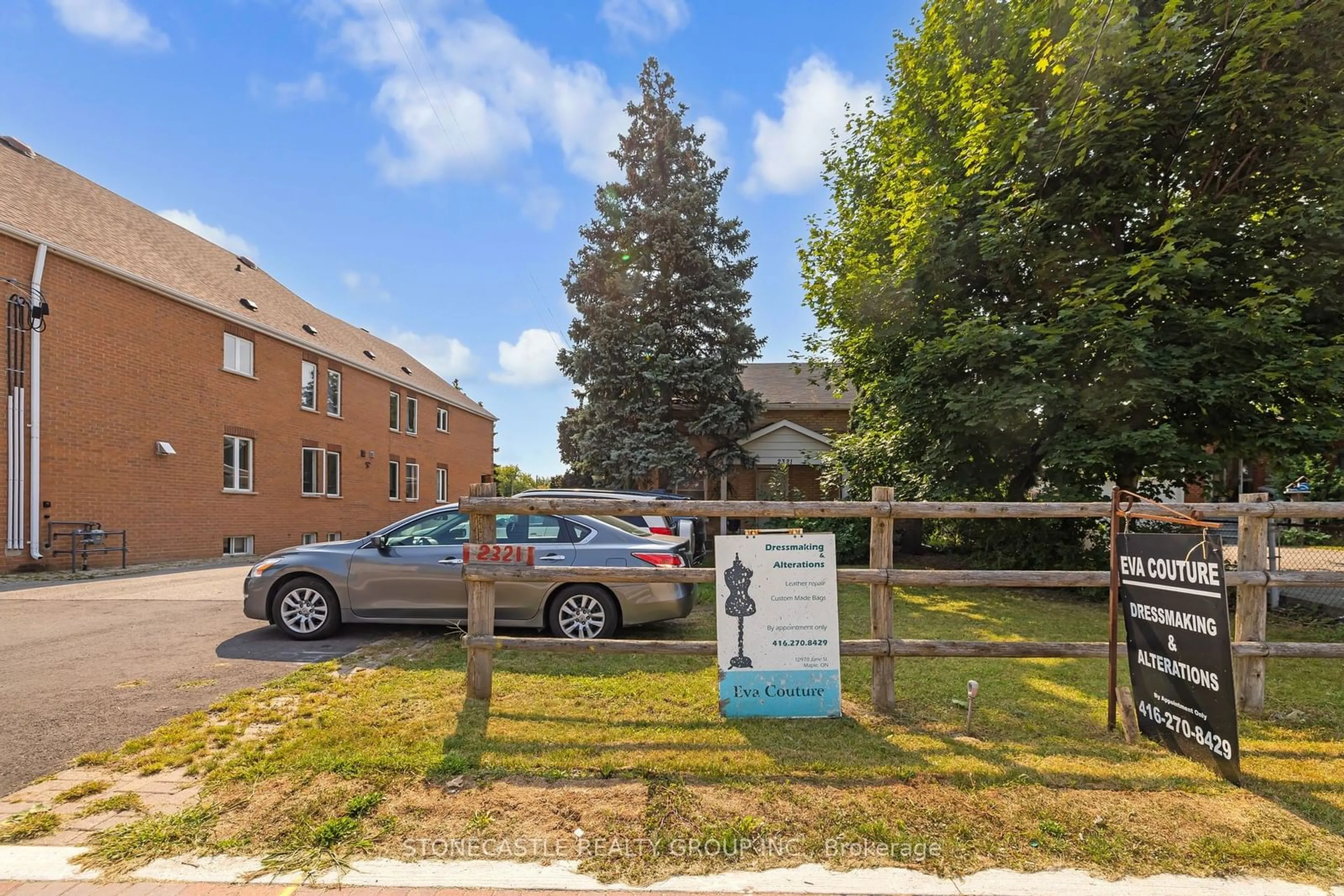 A pic from outside/outdoor area/front of a property/back of a property/a pic from drone, street for 2321 Major Mackenzie Dr, Vaughan Ontario L6A 1R8