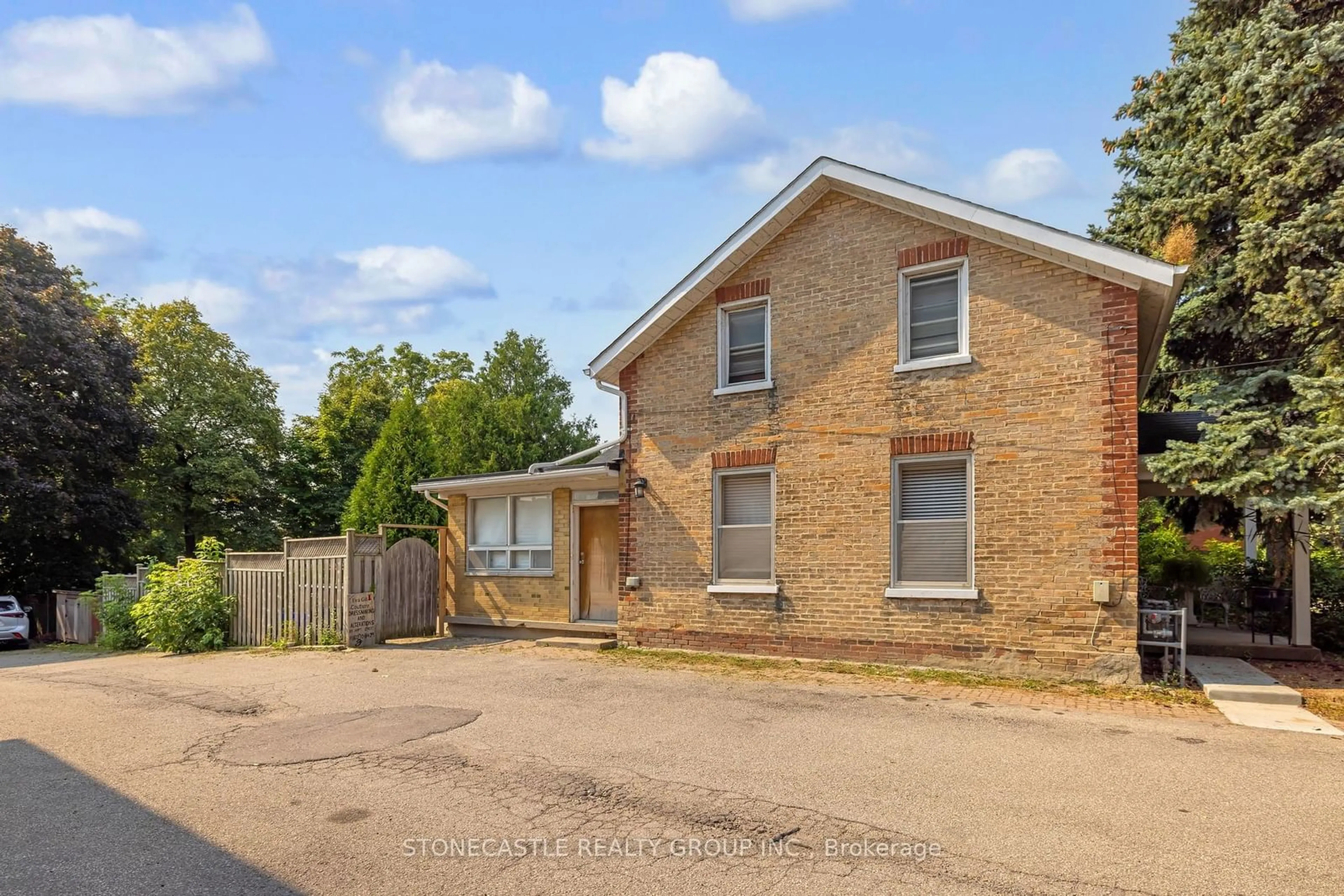 A pic from outside/outdoor area/front of a property/back of a property/a pic from drone, building for 2321 Major Mackenzie Dr, Vaughan Ontario L6A 1R8