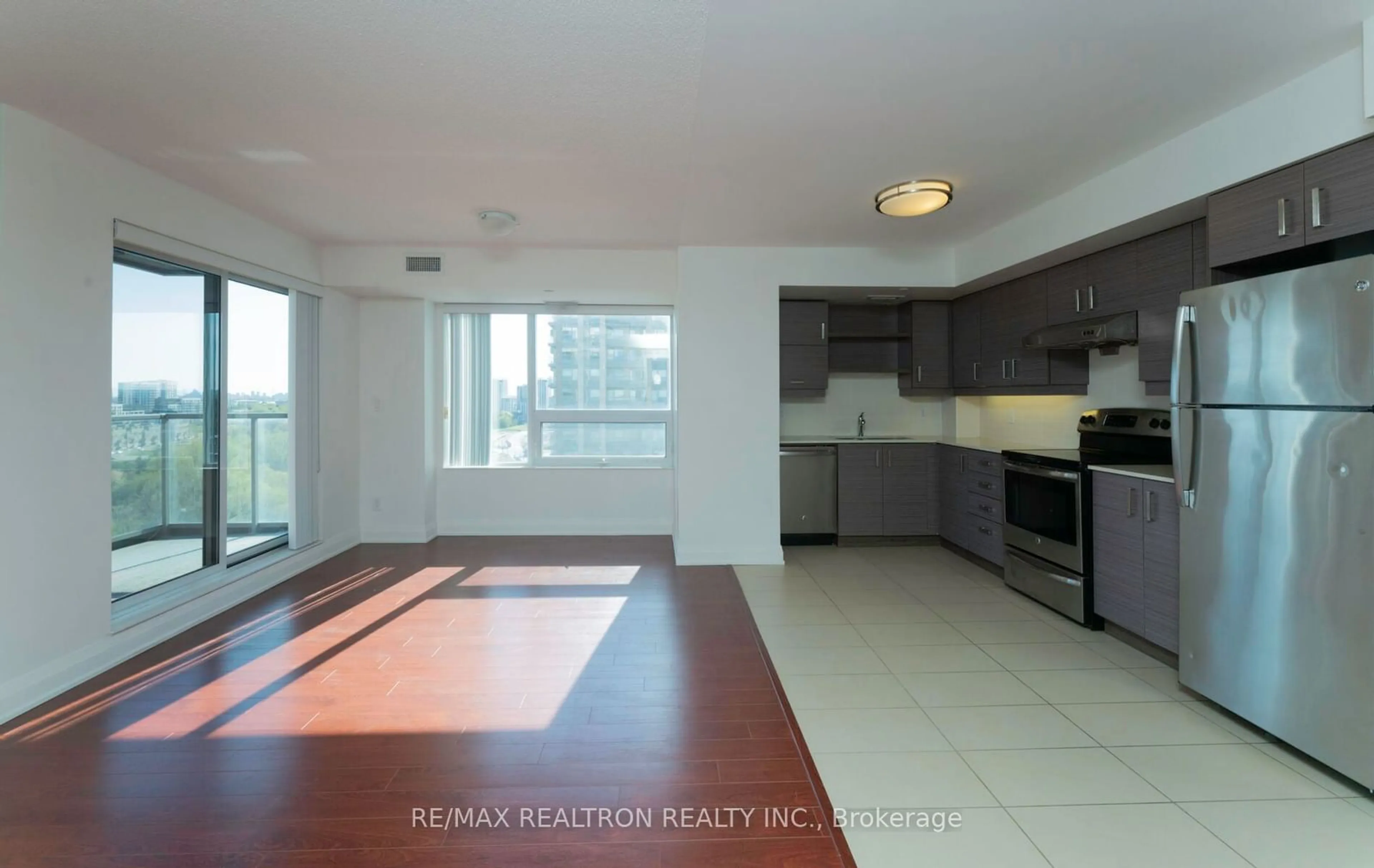 Standard kitchen, unknown for 1 Uptown Dr #1603, Markham Ontario L3R 5C1