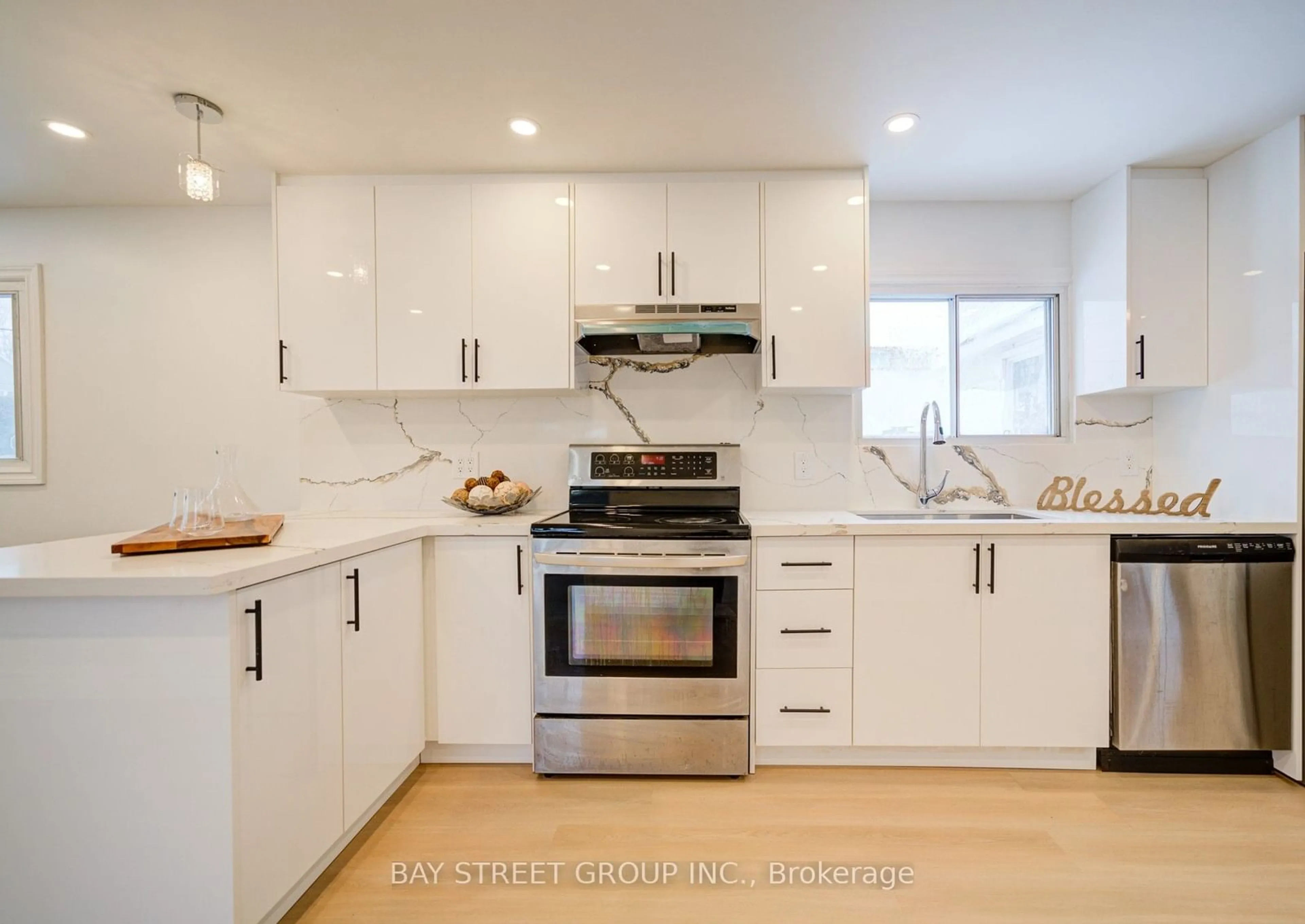 Open concept kitchen, unknown for 391 Lake Dr, Georgina Ontario L4P 1P2