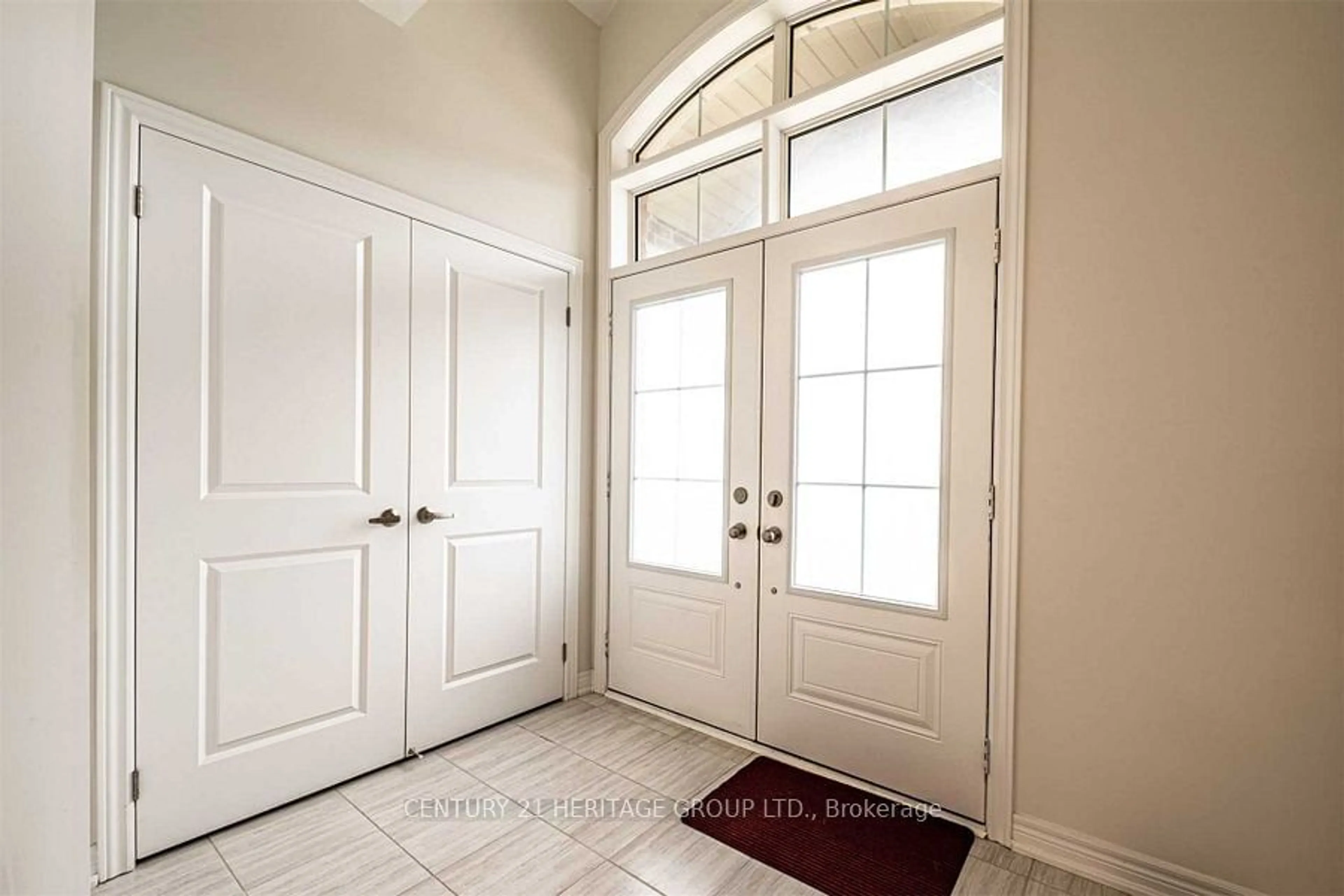 Indoor entryway for 959 Larter St, Innisfil Ontario L9S 0A8