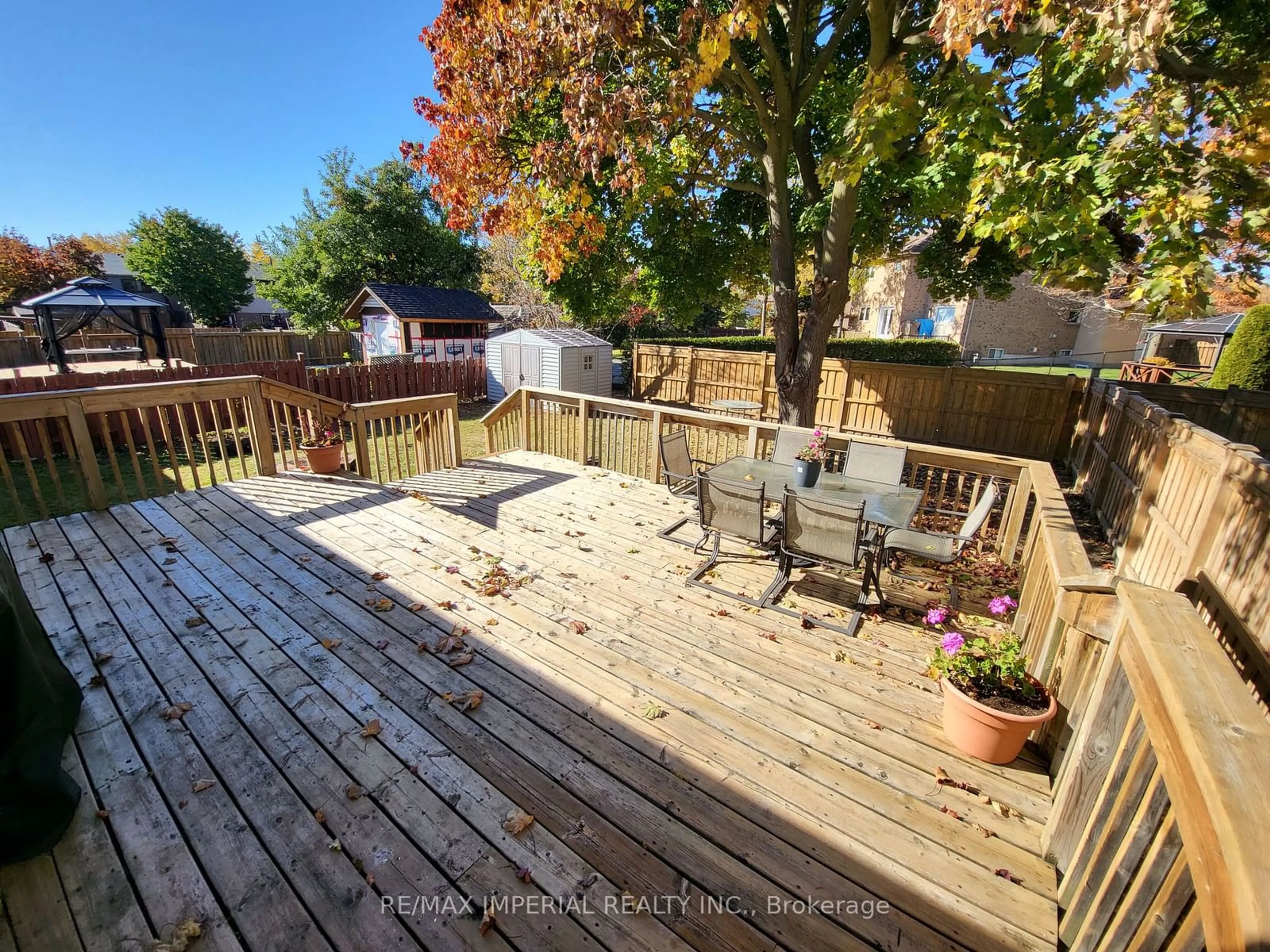 Patio, unknown for 12 Mayvern Cres, Richmond Hill Ontario L4C 5J4