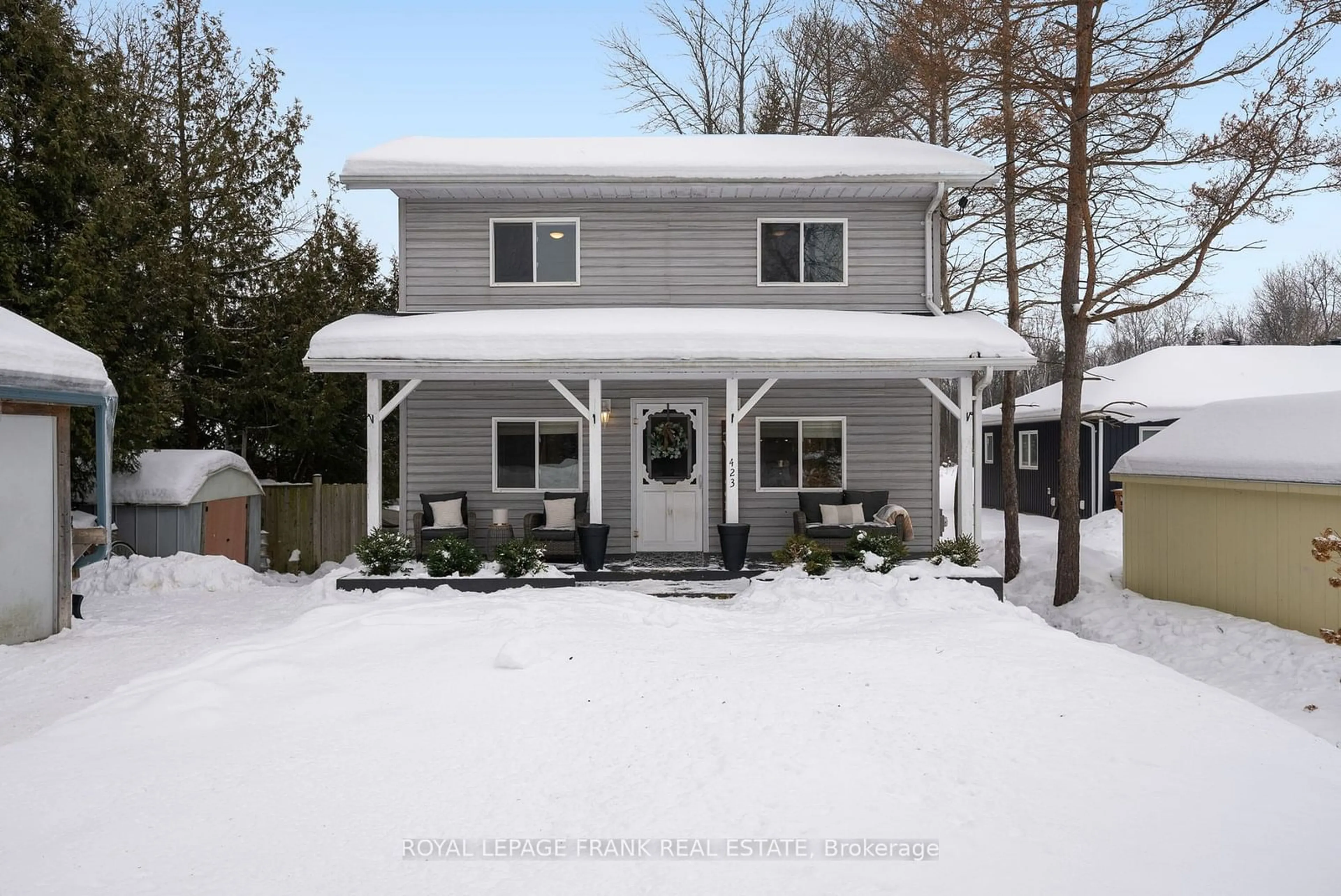 Home with vinyl exterior material, street for 423 Pefferlaw Rd, Georgina Ontario L0E 1N0