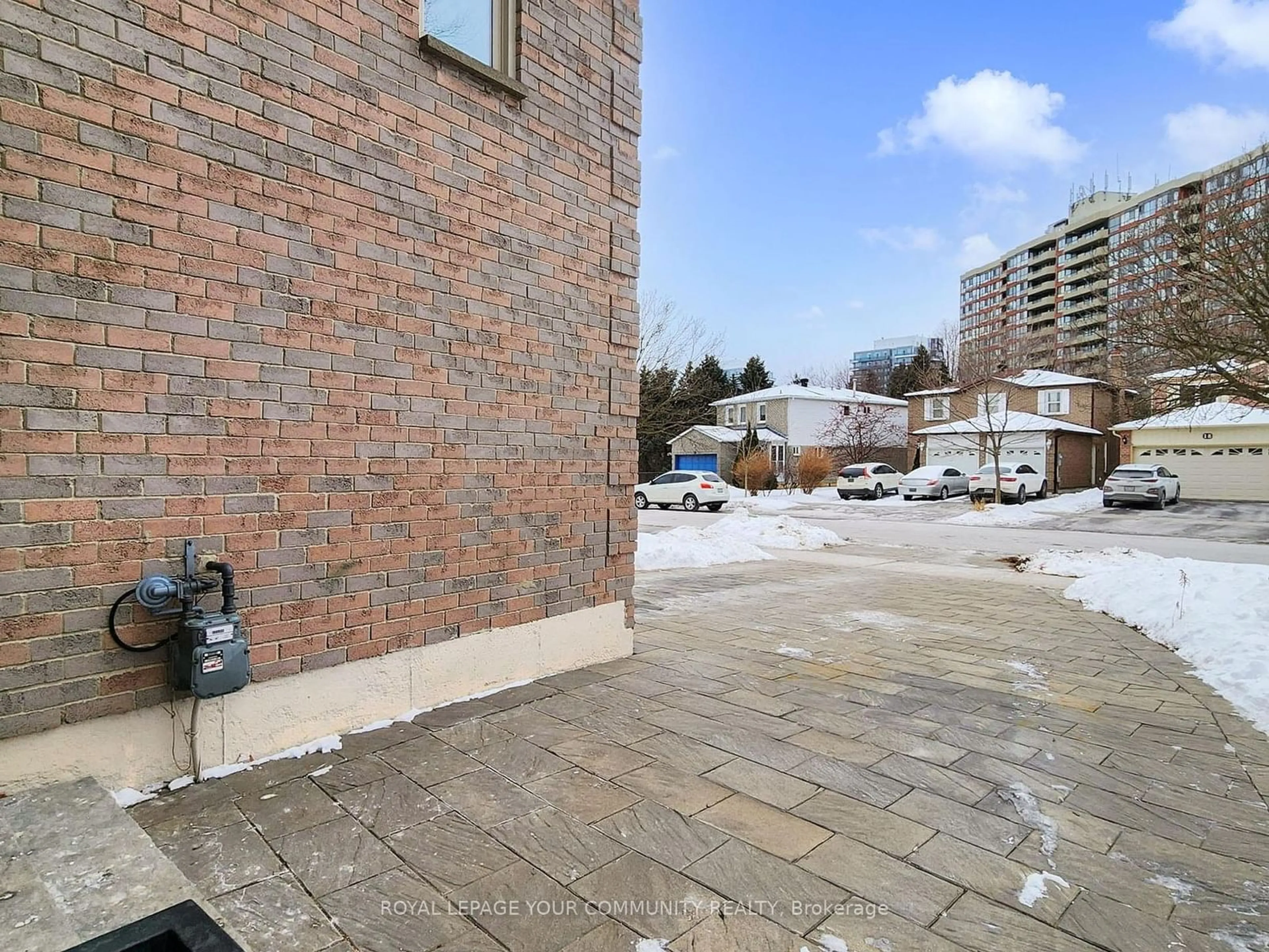 Patio, street for 19 Nightstar Dr, Richmond Hill Ontario L4C 8K2