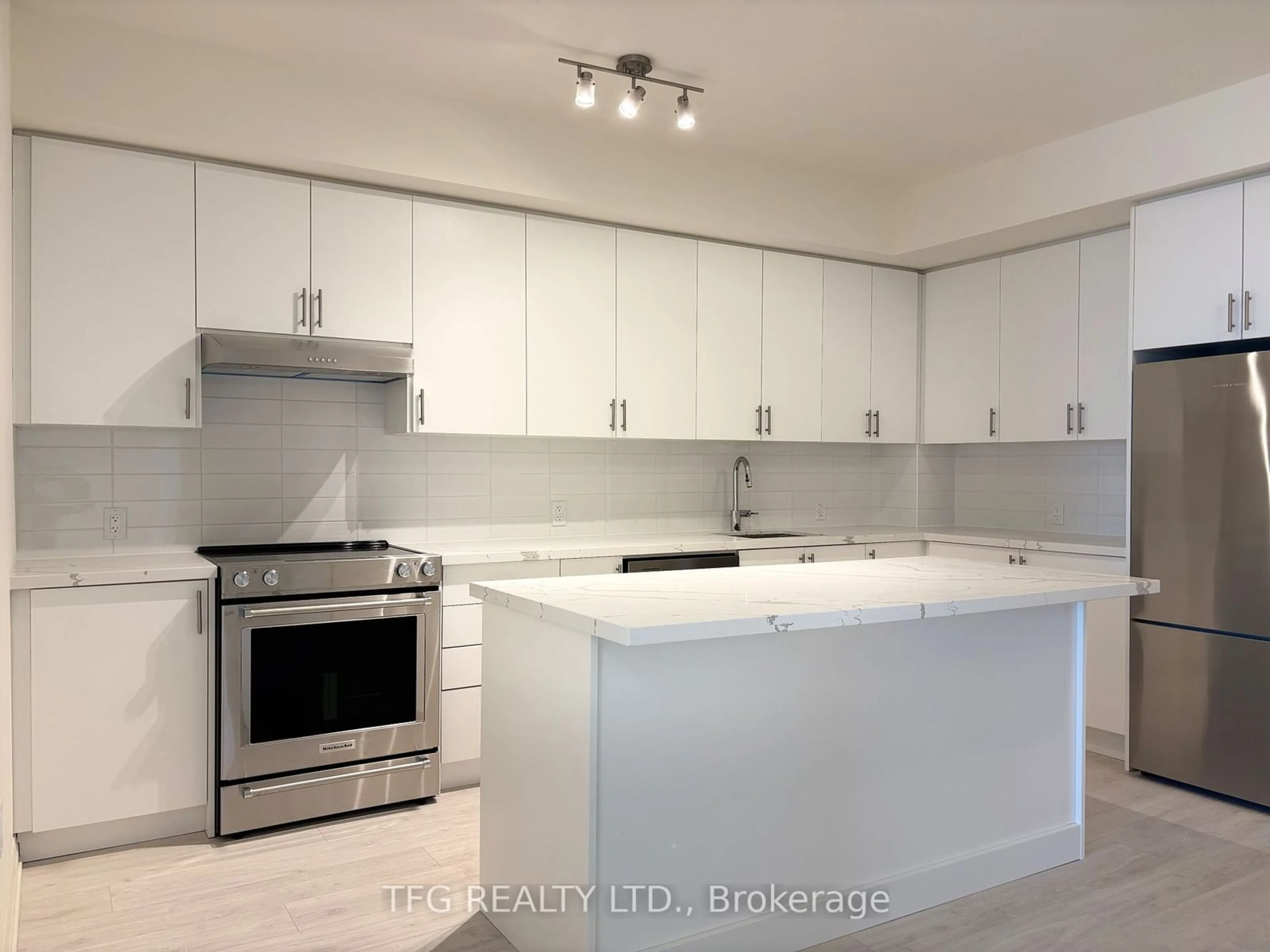 Standard kitchen, unknown for 8960 Jane St #321, Vaughan Ontario L4K 2M9