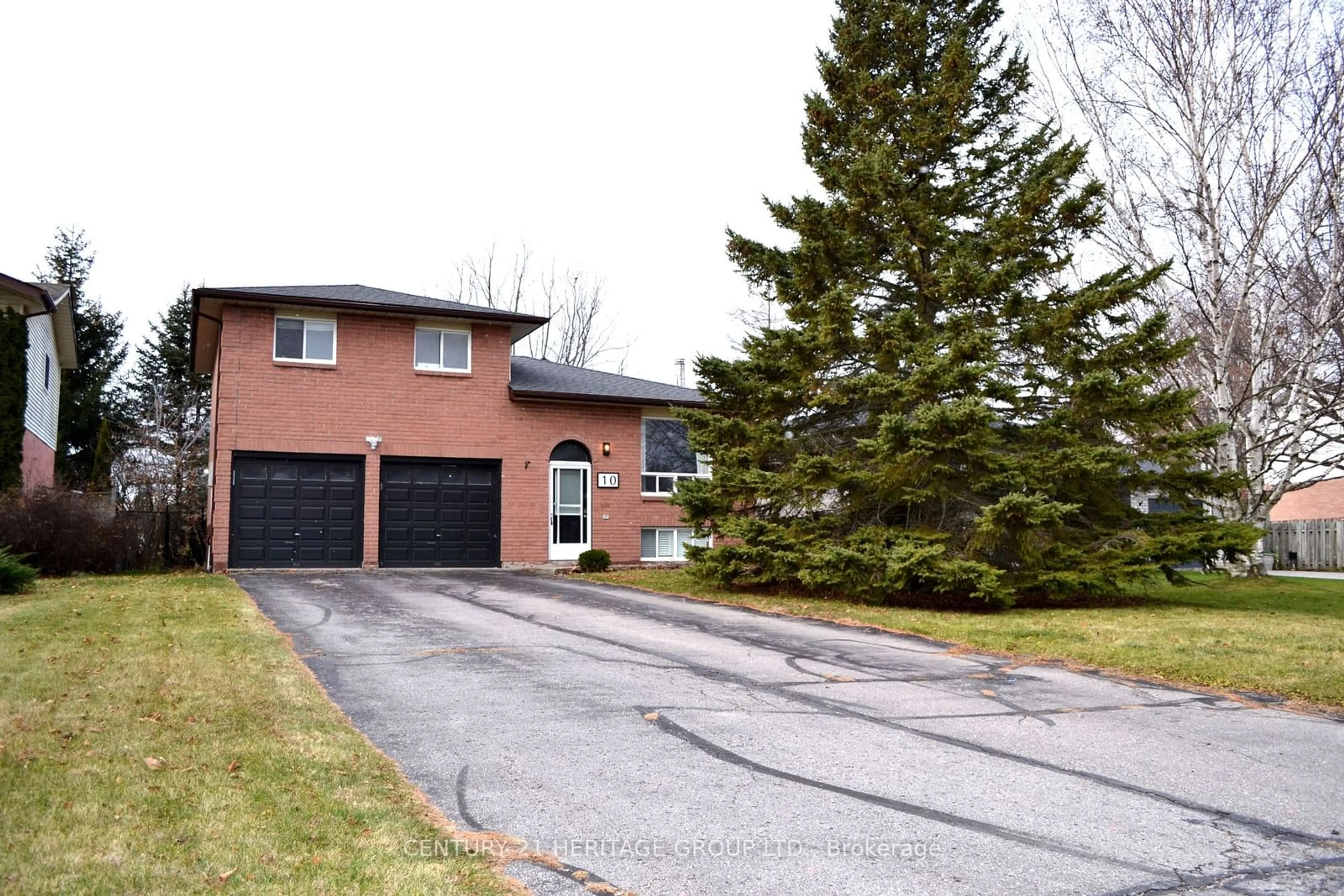 Home with brick exterior material, street for 10 Hawkins St, Georgina Ontario L0E 1R0