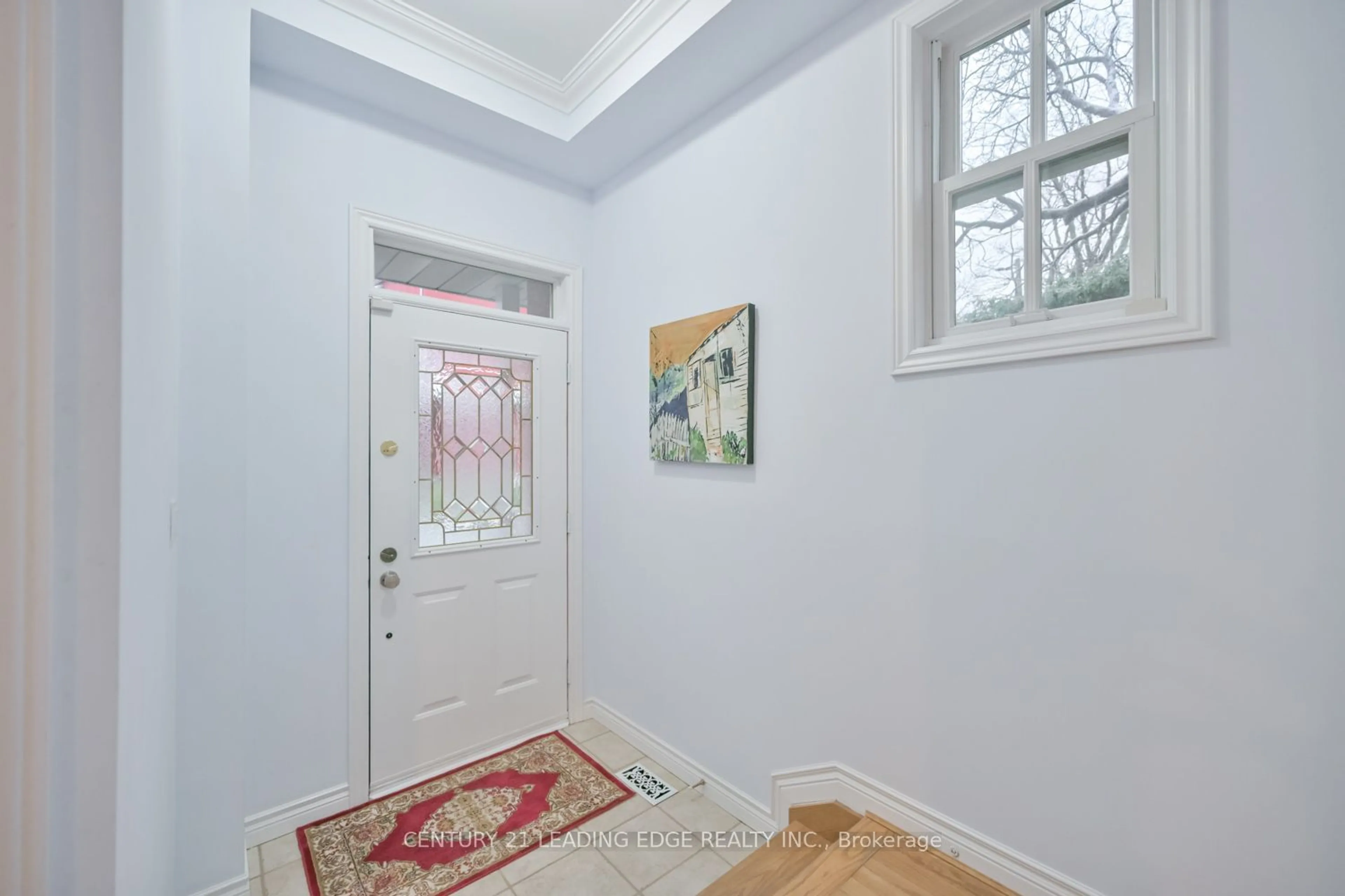 Indoor entryway for 8D Station Lane, Markham Ontario L3R 1R3