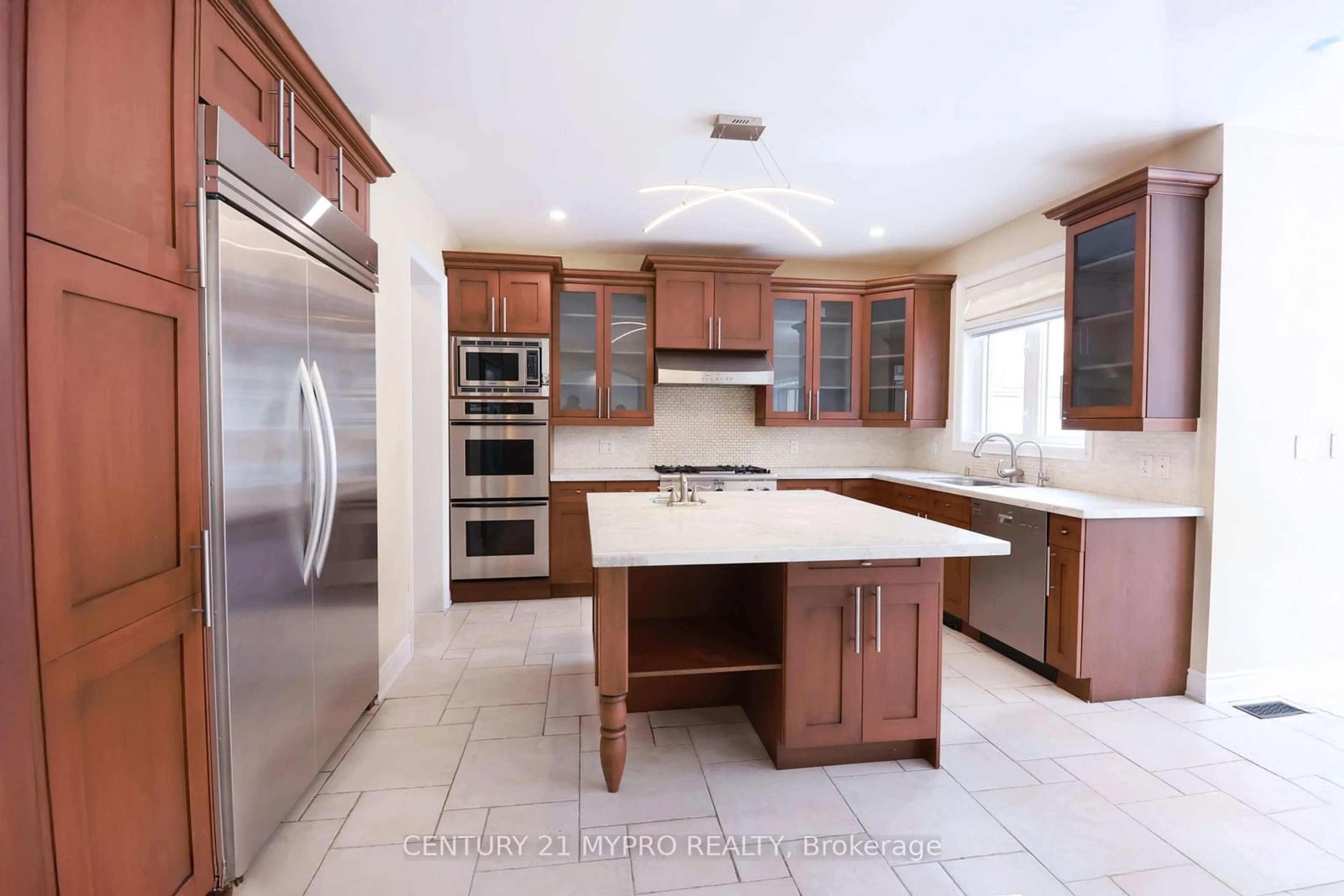 Contemporary kitchen, ceramic/tile floor for 420 Paradelle Dr, Richmond Hill Ontario L4E 4R9