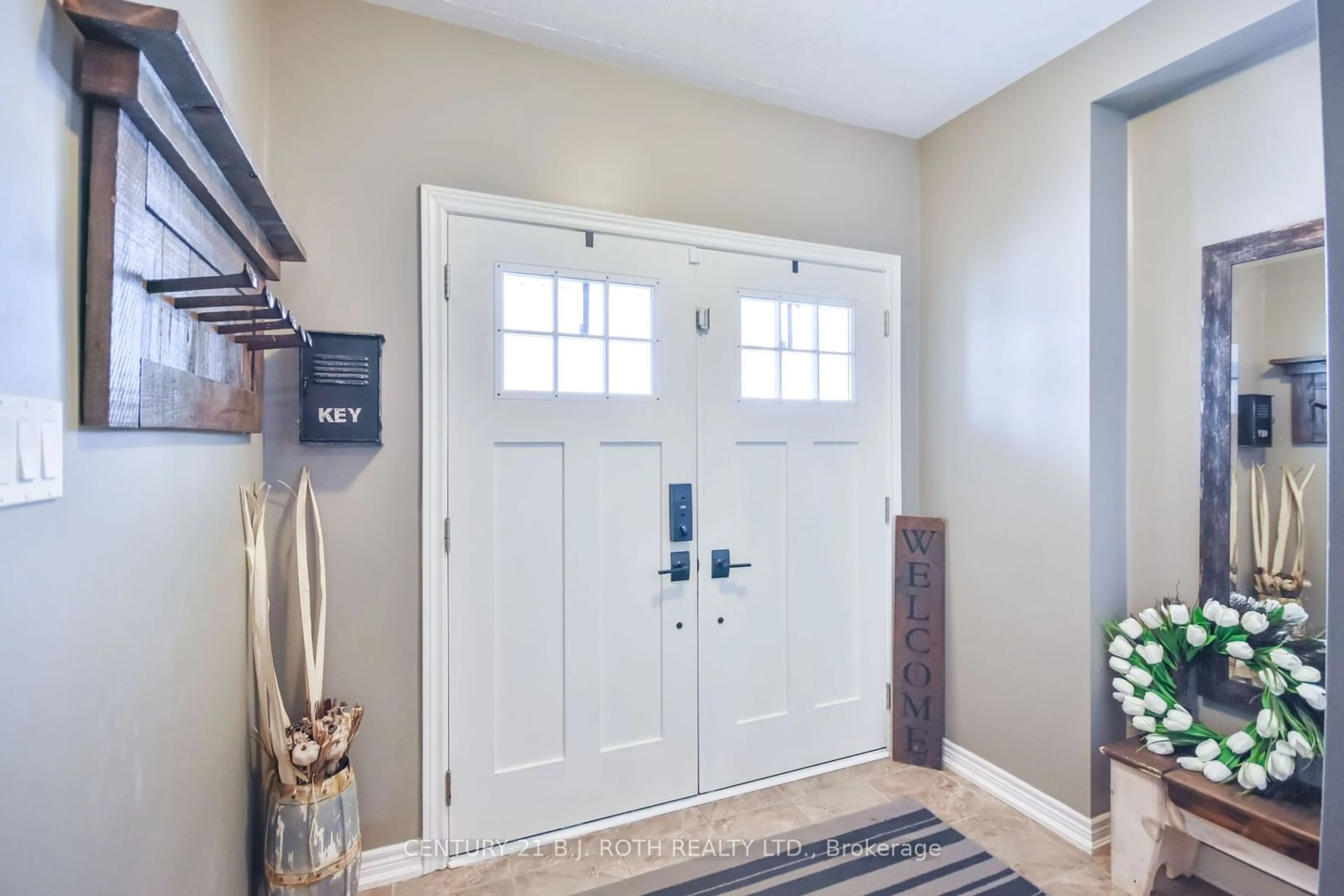 Indoor entryway for 212 Maplewood Dr, Essa Ontario L0L 1B4