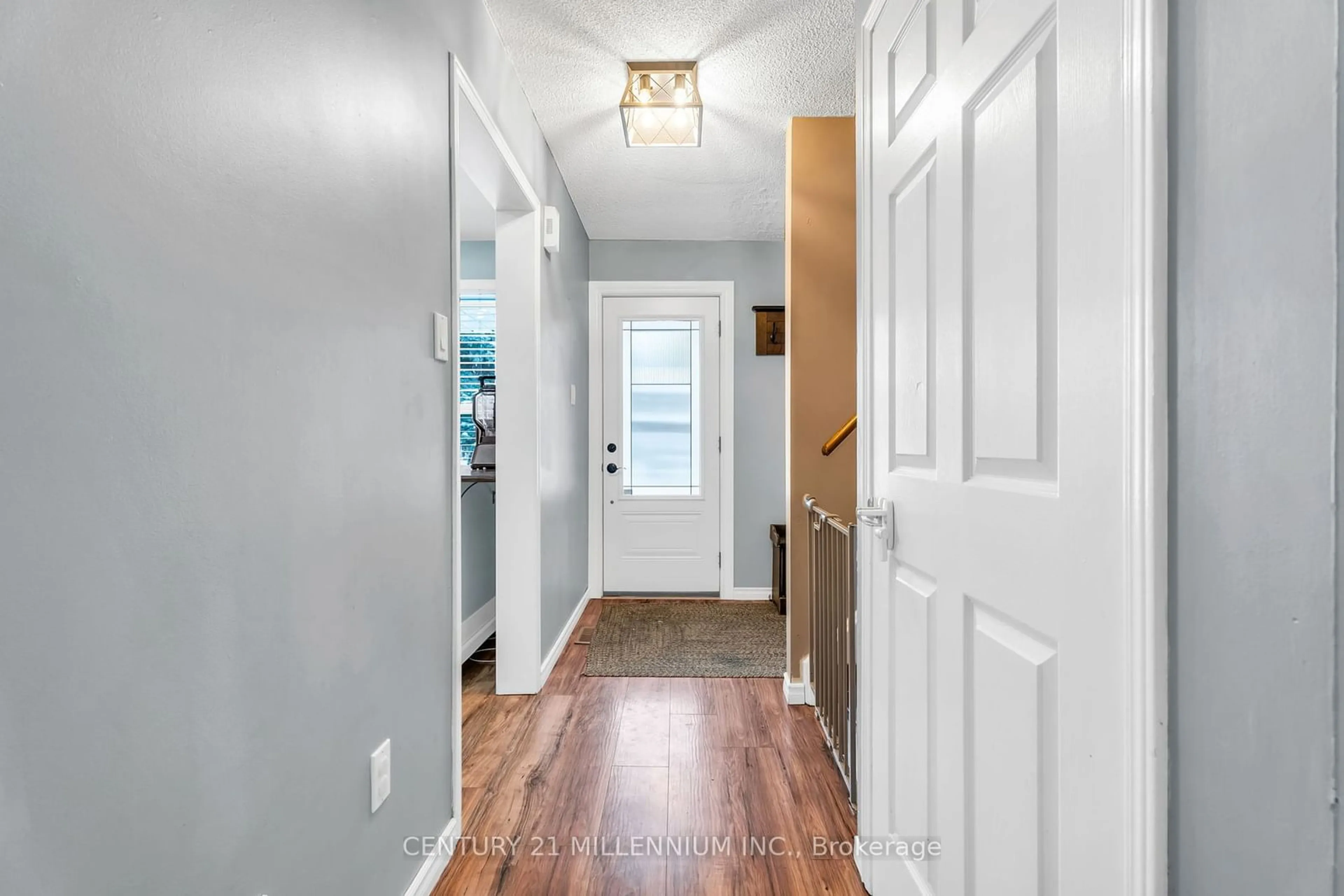 Indoor entryway for 126 Heydon Ave, New Tecumseth Ontario L9R 1N6