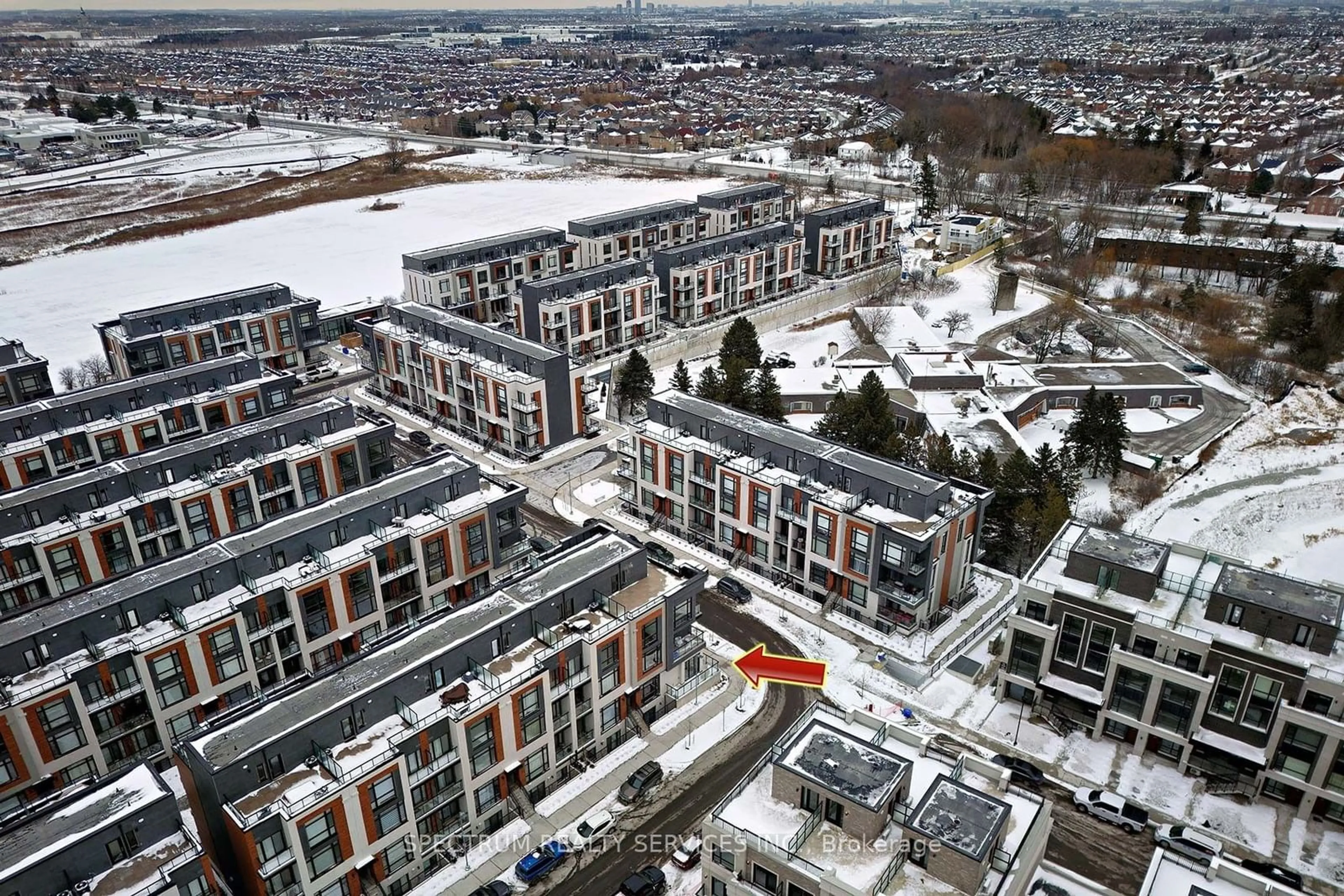 A pic from outside/outdoor area/front of a property/back of a property/a pic from drone, city buildings view from balcony for 10 David Eyer Rd #1202, Richmond Hill Ontario L4S 0N1