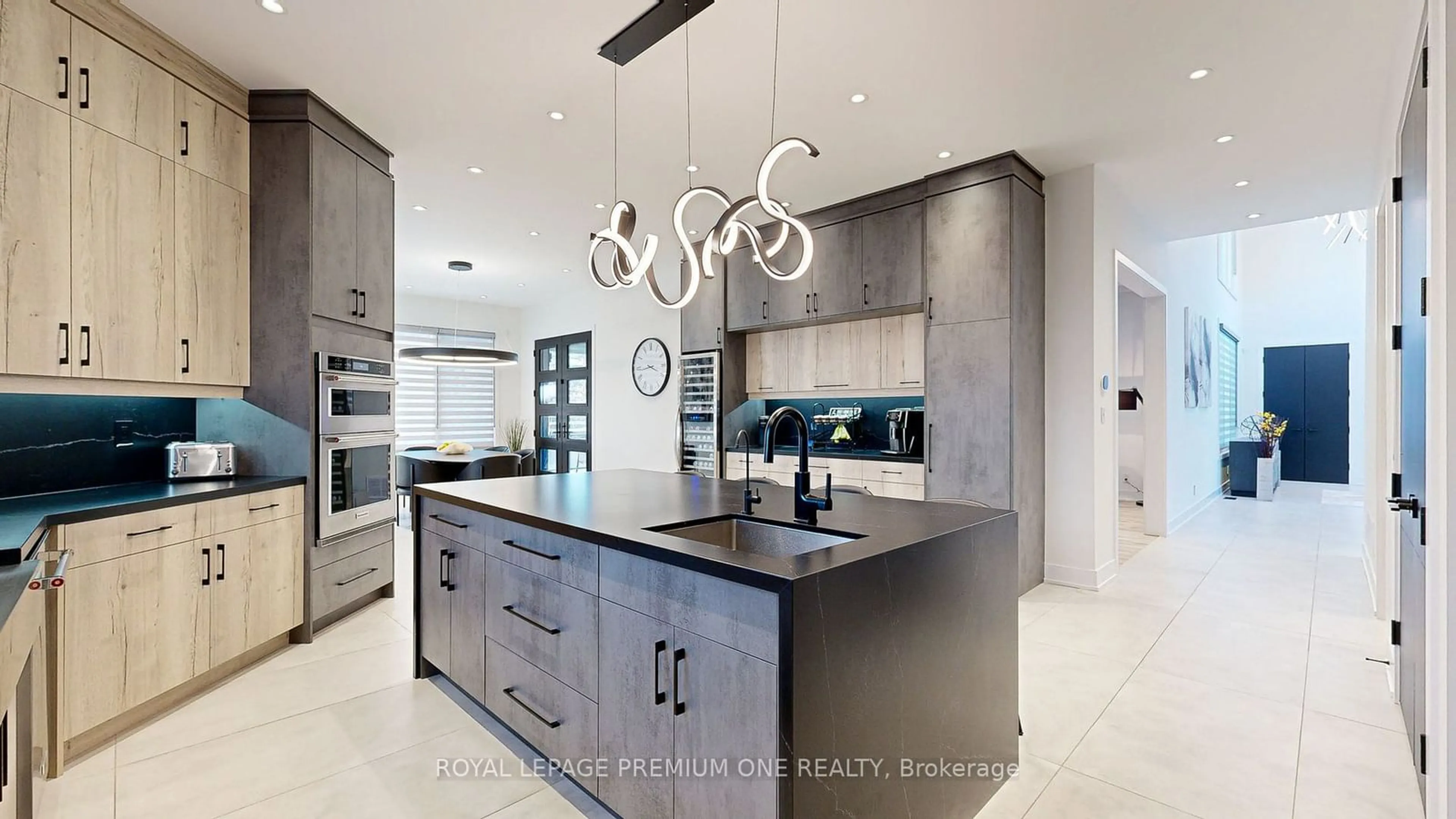 Contemporary kitchen, unknown for 11 Hollywood Cres, King Ontario L0G 1N0