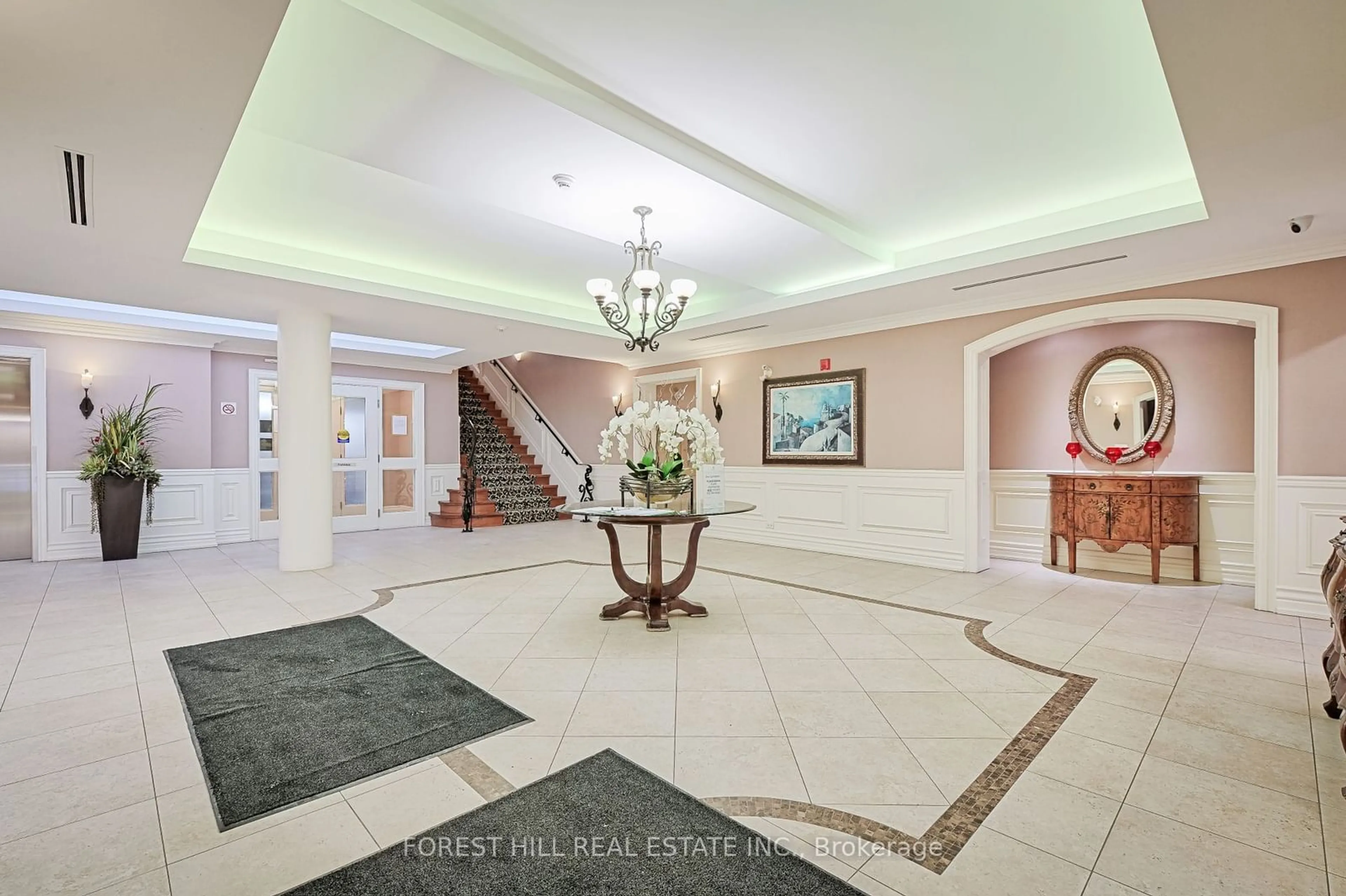 Indoor foyer for 9519 Keele St #317, Vaughan Ontario L6A 4A2