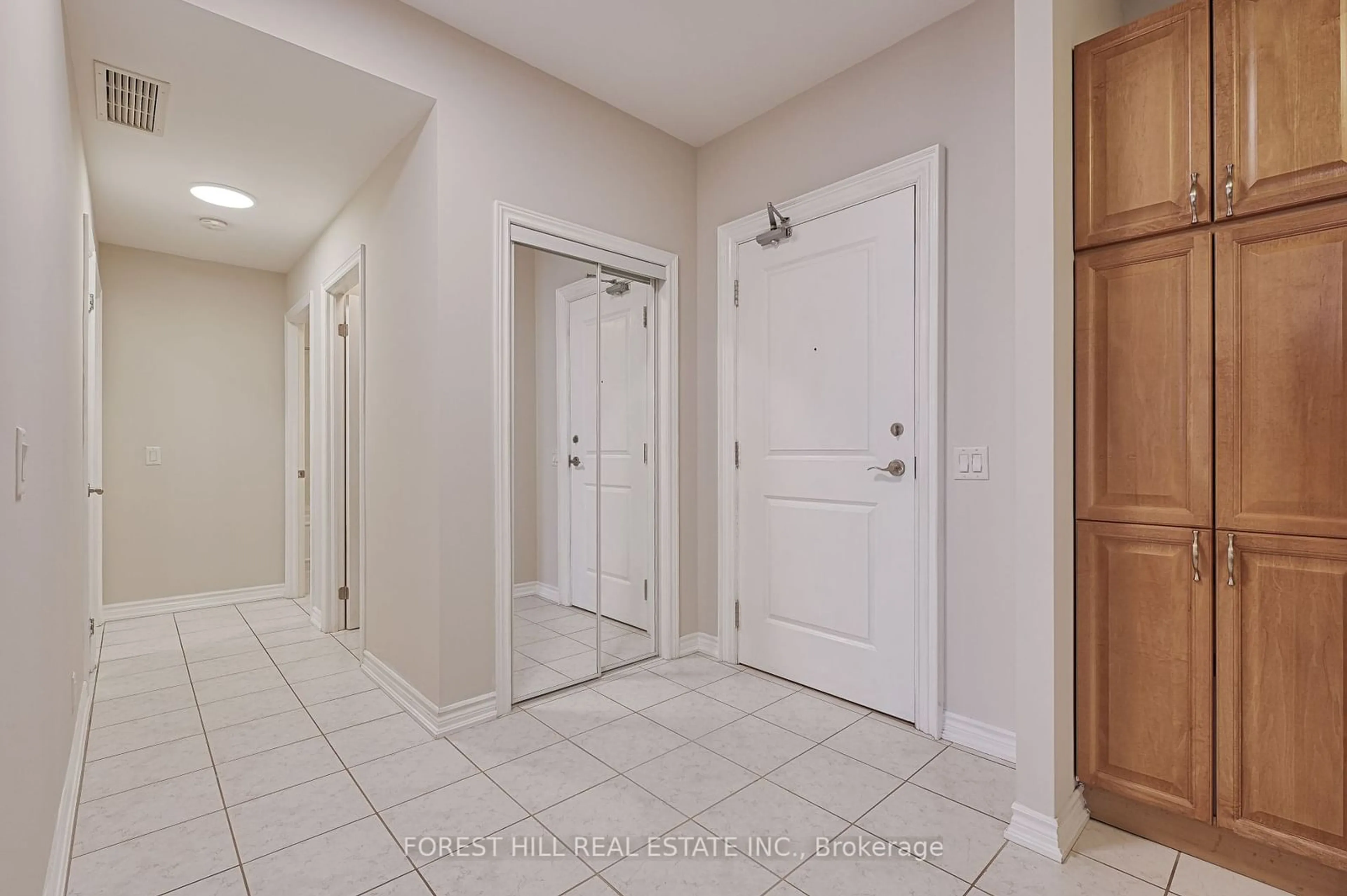 Indoor entryway for 9519 Keele St #317, Vaughan Ontario L6A 4A2