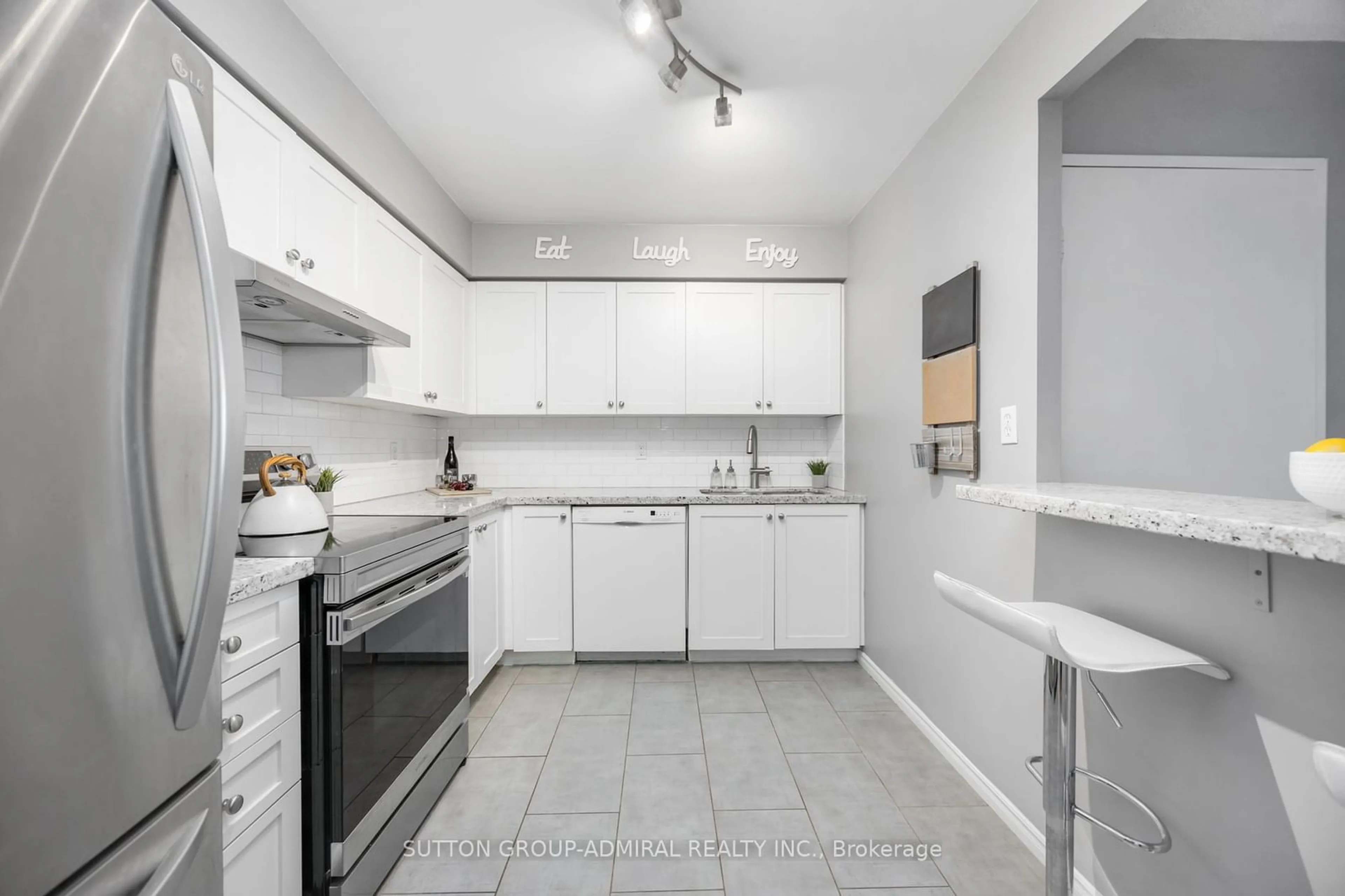 Standard kitchen, unknown for 81 Townsgate Dr #412, Vaughan Ontario L4J 8E6