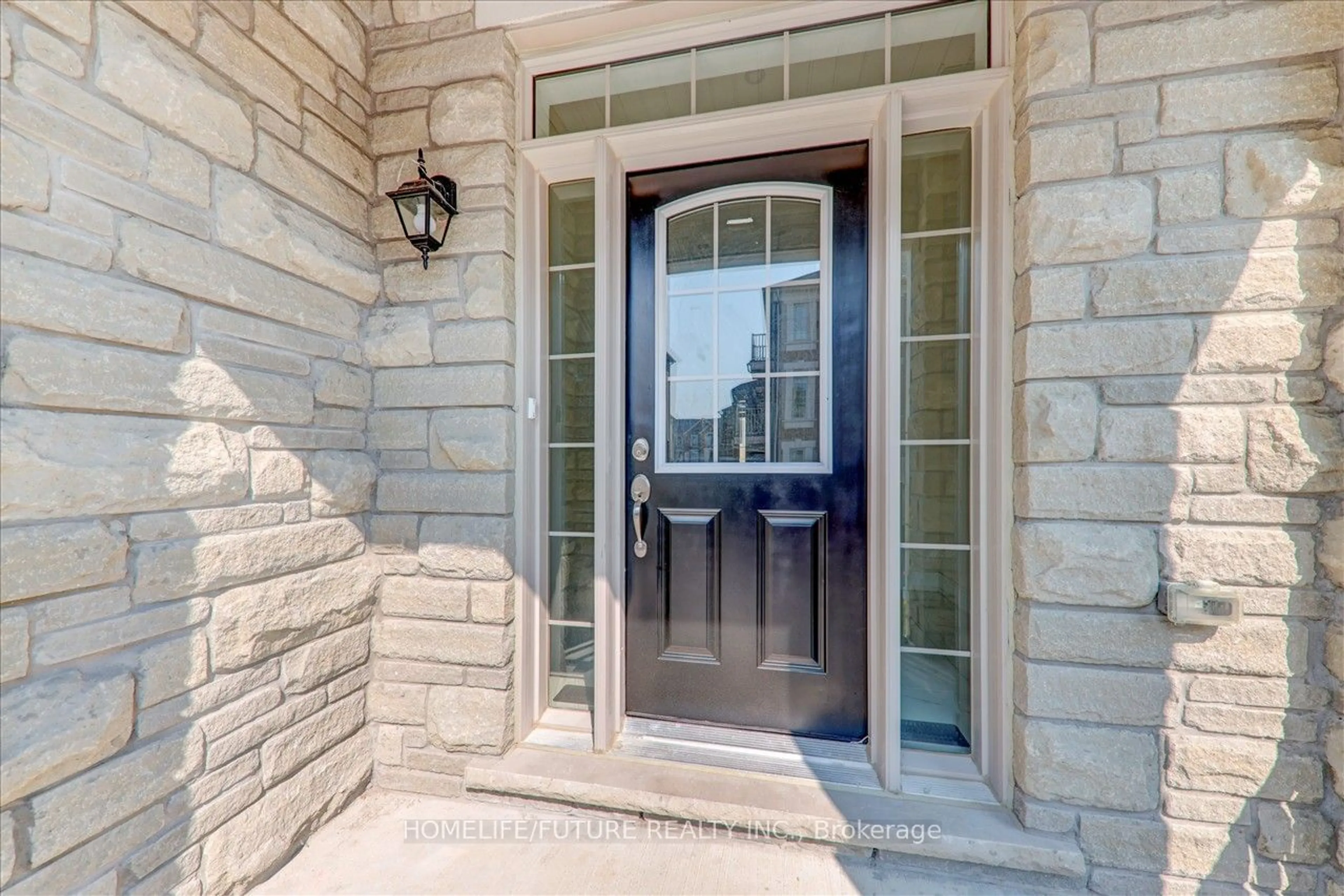 Indoor entryway for 29 Thomas Hope Lane, Markham Ontario L3S 0E9