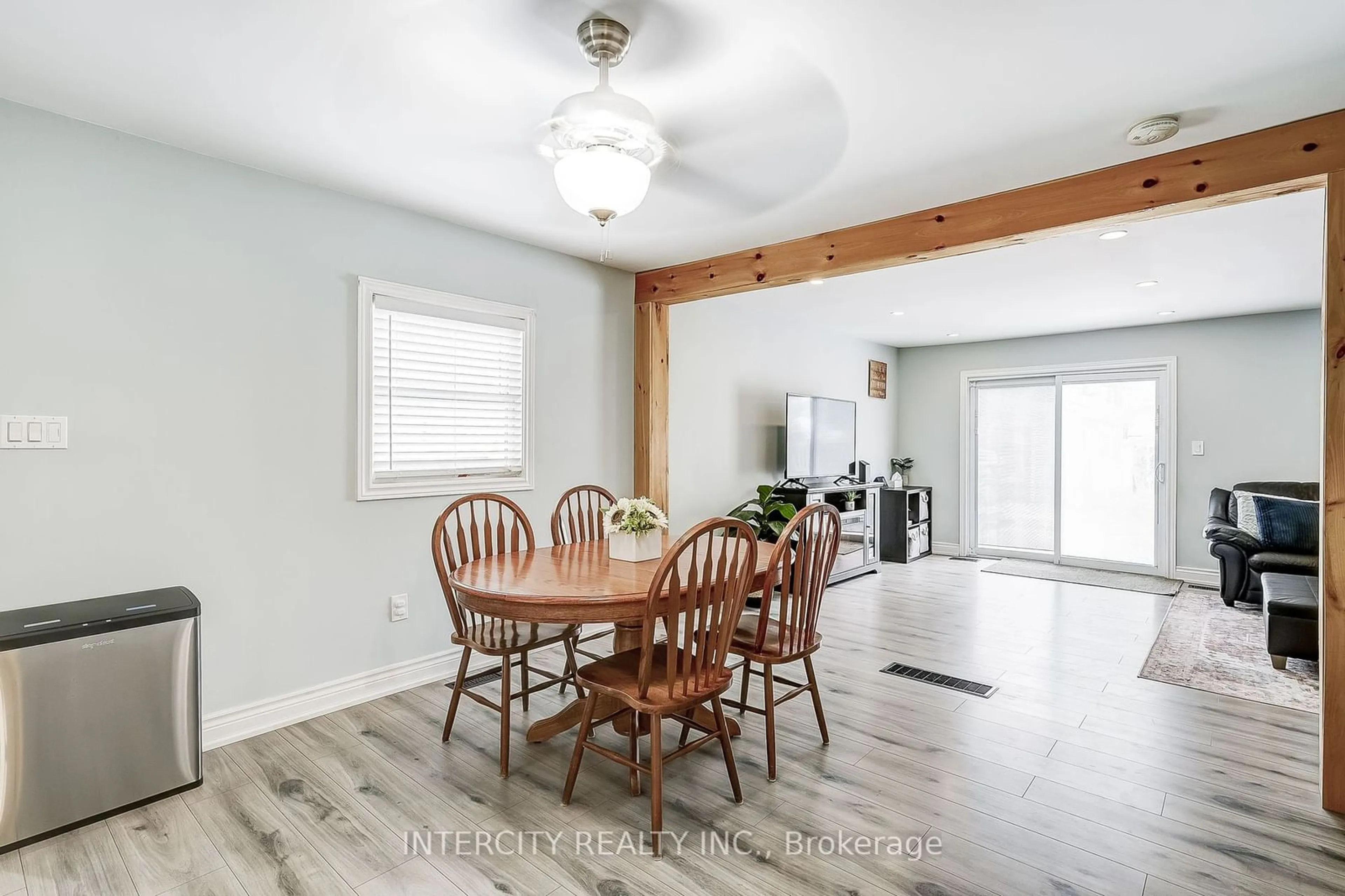 Dining room, unknown for 699 Burton Dr, Innisfil Ontario L9S 2H6