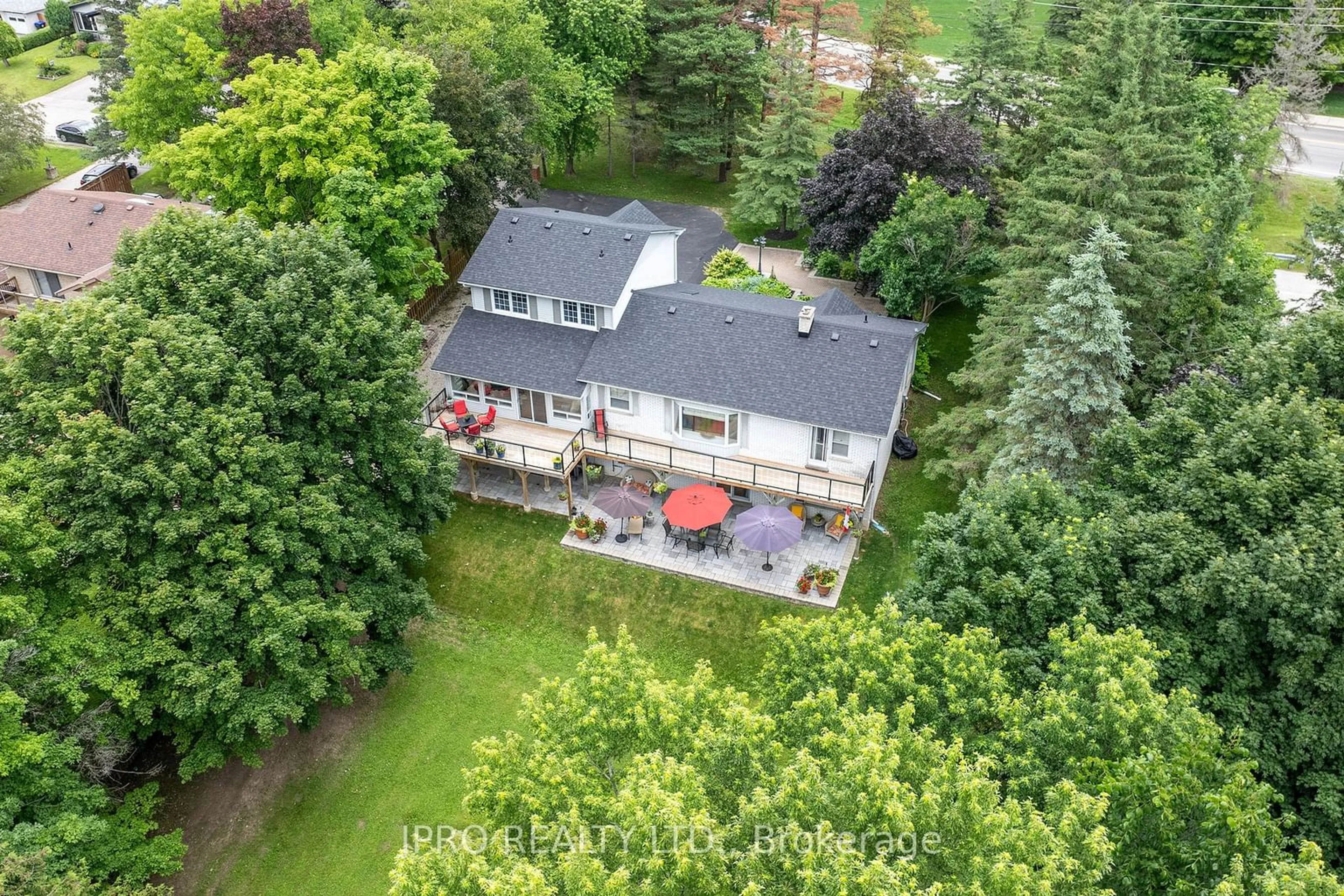 A pic from outside/outdoor area/front of a property/back of a property/a pic from drone, unknown for 44 Rodcliff Rd, New Tecumseth Ontario L0G 1W0