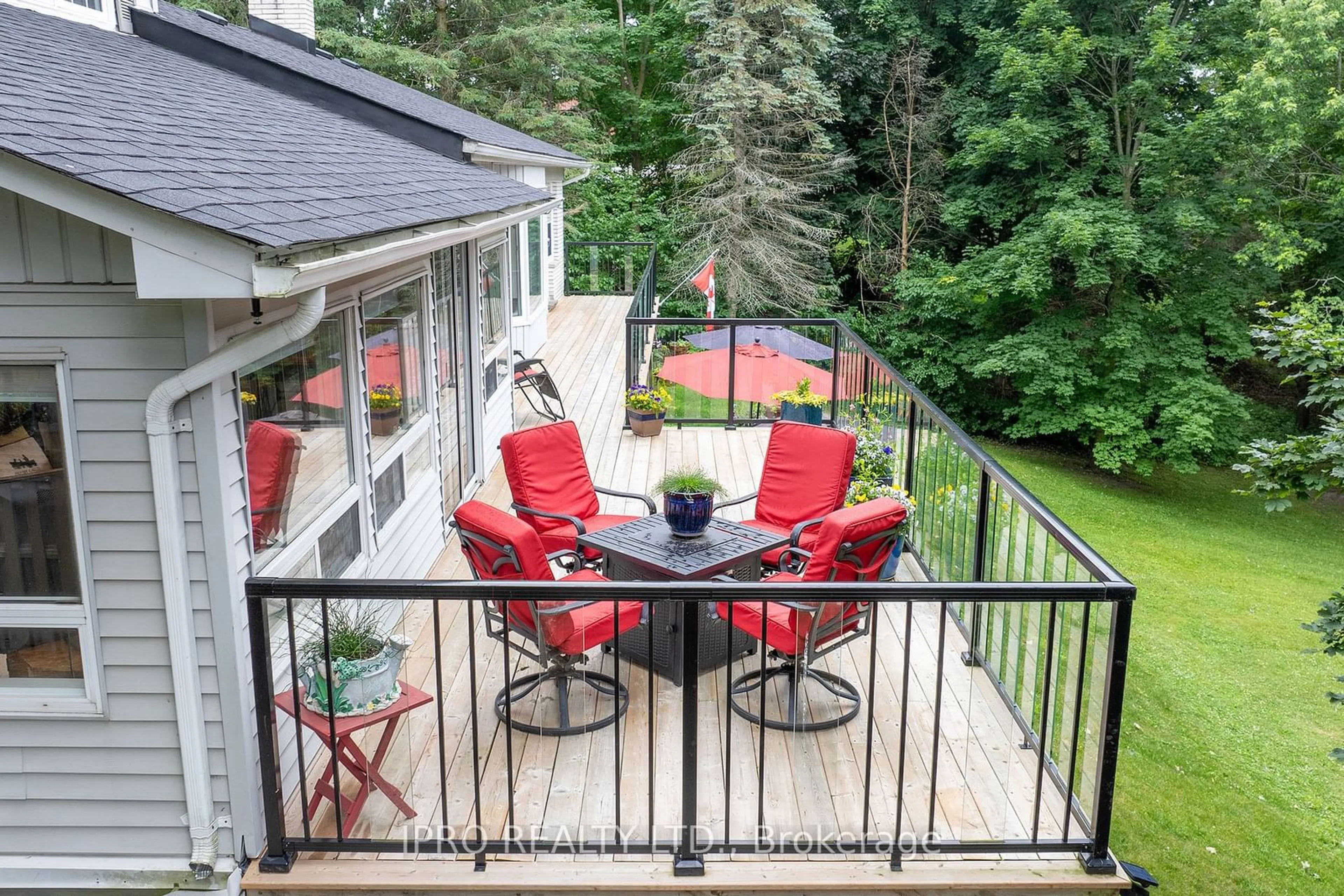 Patio, unknown for 44 Rodcliff Rd, New Tecumseth Ontario L0G 1W0