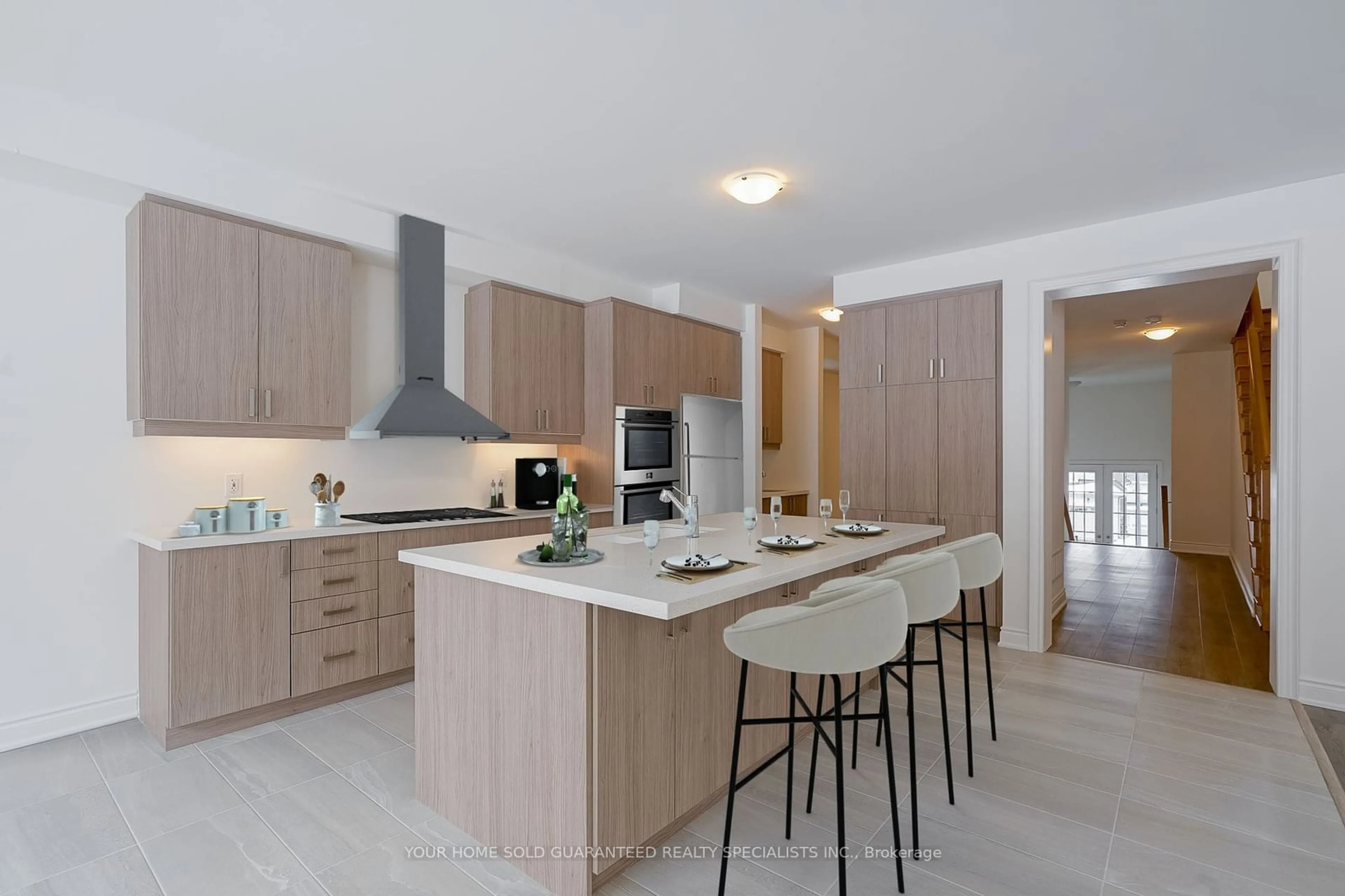 Contemporary kitchen, unknown for 153 Rowe St, Bradford West Gwillimbury Ontario L0G 1B0